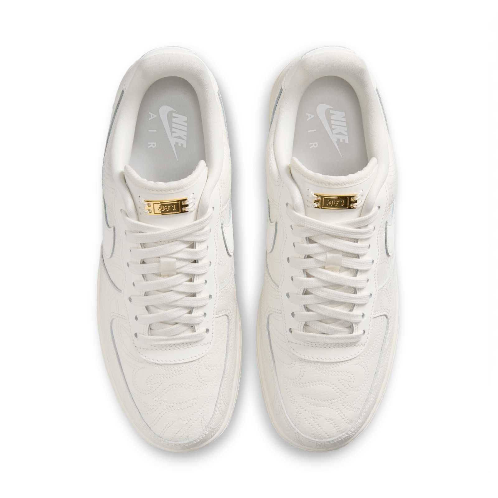 Nike Air Force 1 07 Sail White IO4842-100 middle