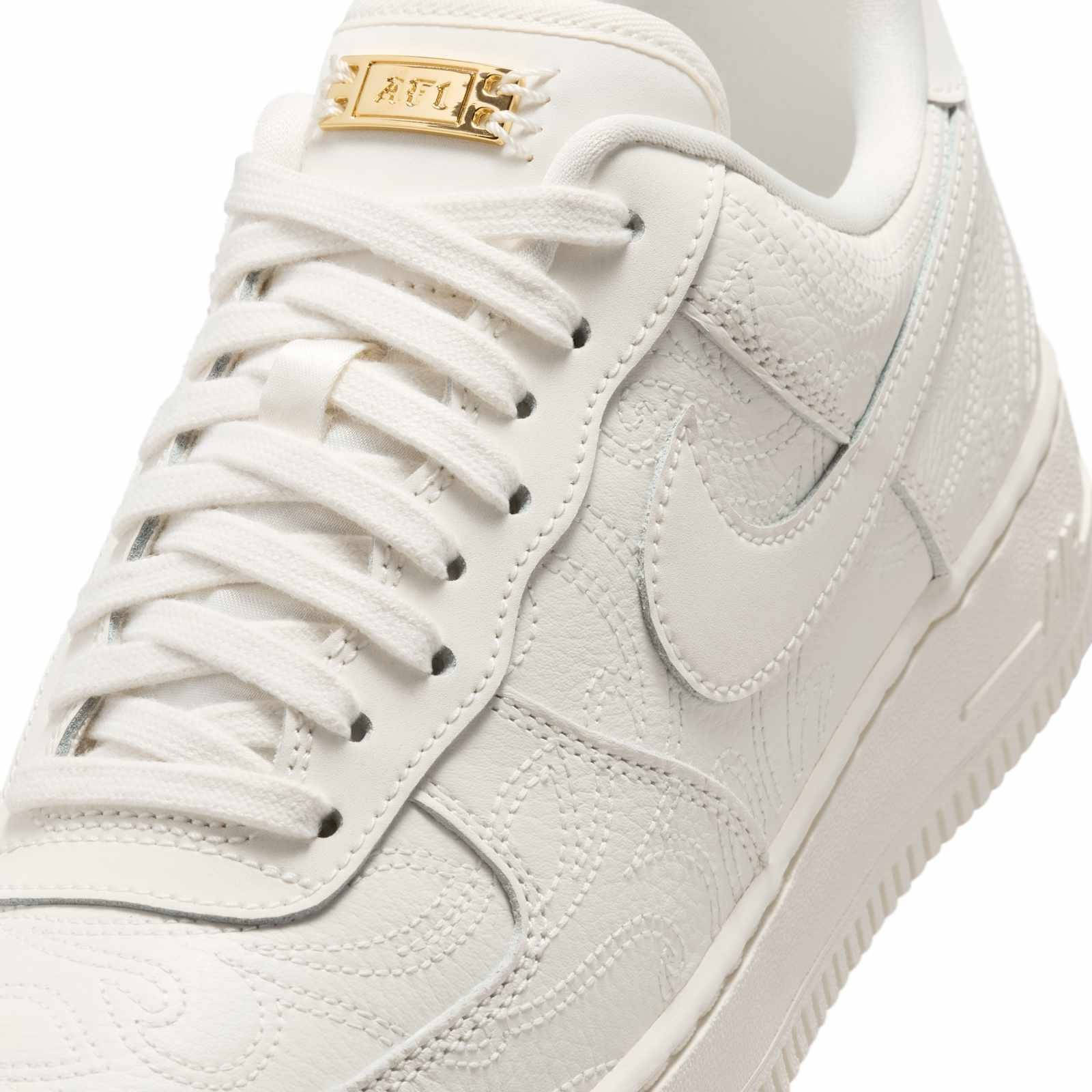 Nike Air Force 1 07 Sail White IO4842-100 side