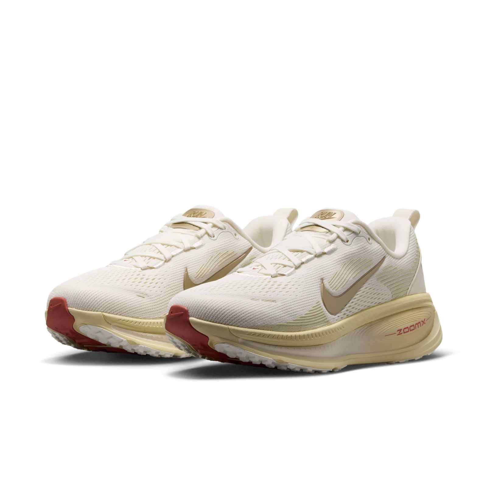 Nike Vomero 18 Sail Light Khaki HM6804-118 front