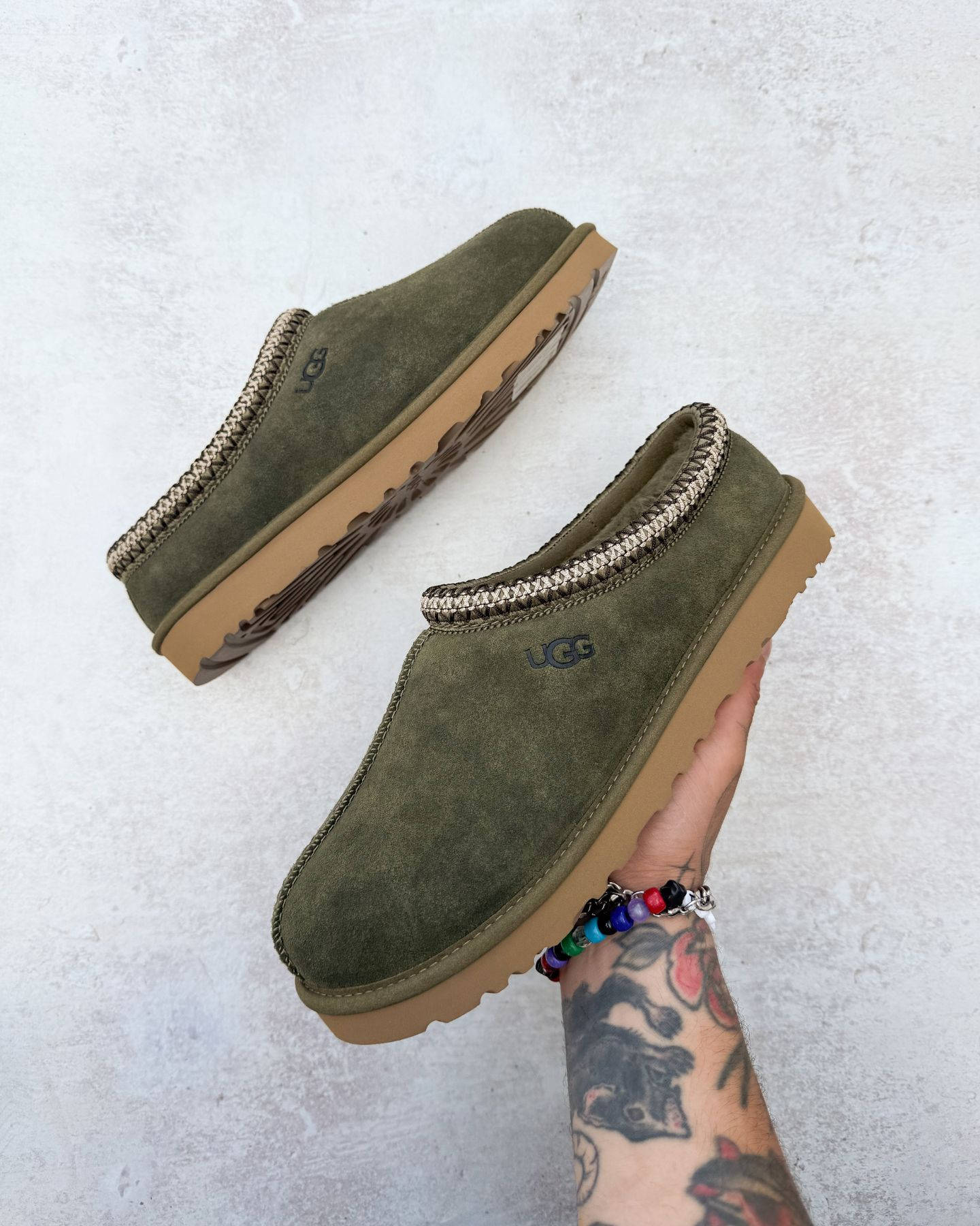 UGG Tasman Baxter Burnt Olive In Hand