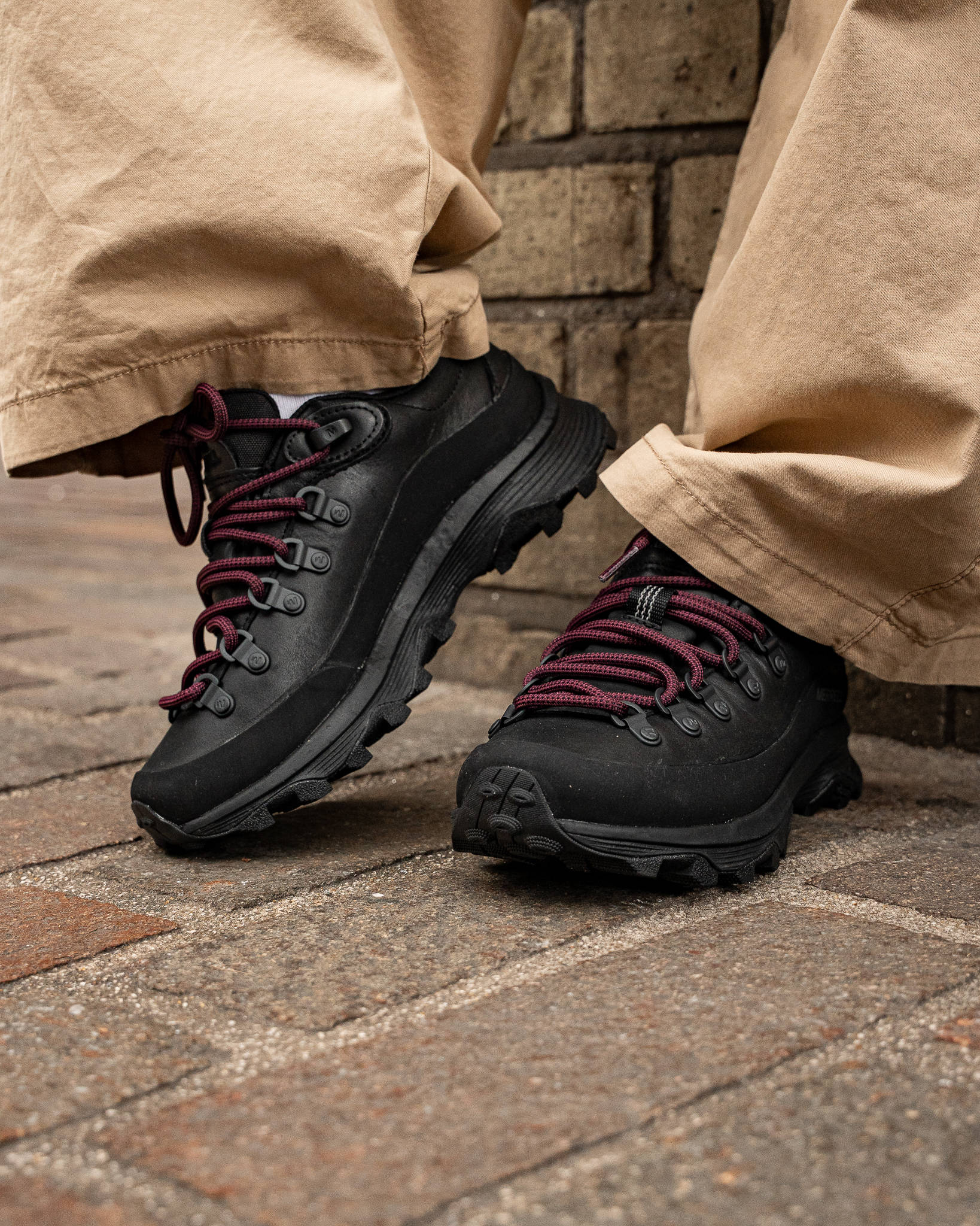 Ontario Speed Leather Lace SE on feet with burgundy laces