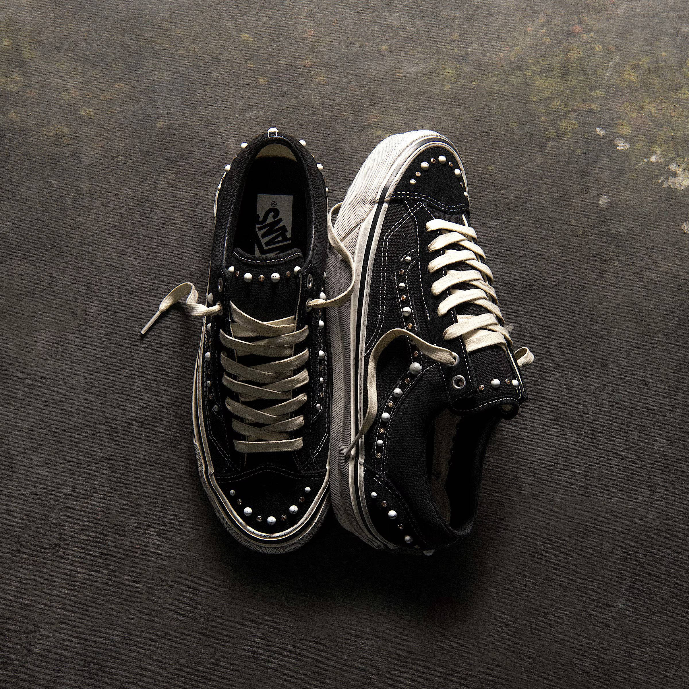 Vans Old Skool 36 Pearlized Black VN000ZB8BPR lifestyle