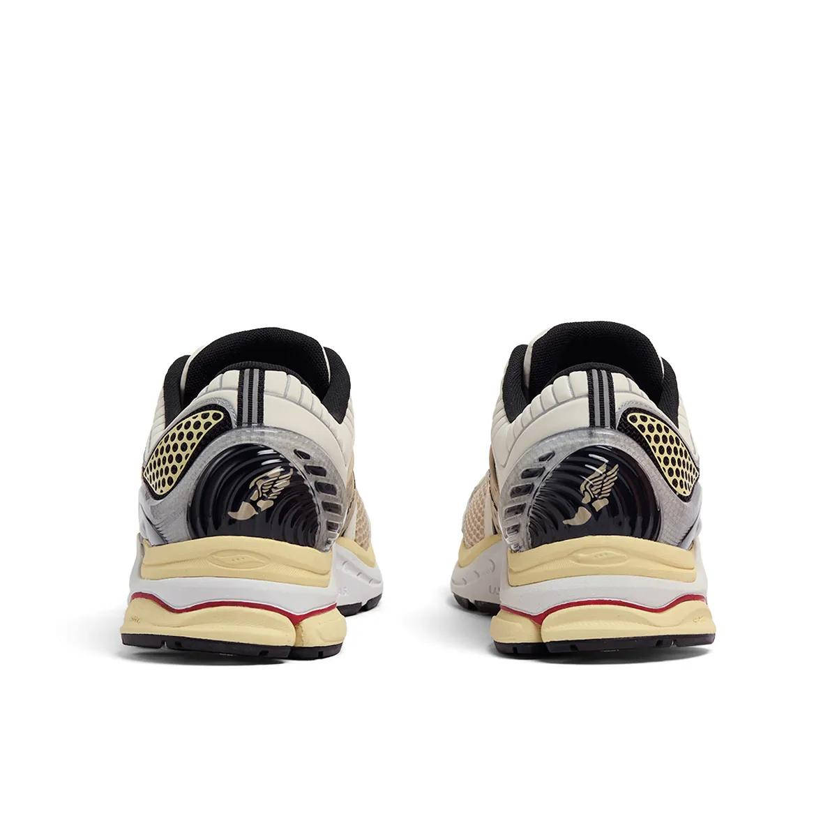 Highsnobiety x Saucony ProGrid Paramount Oatmeal Heel