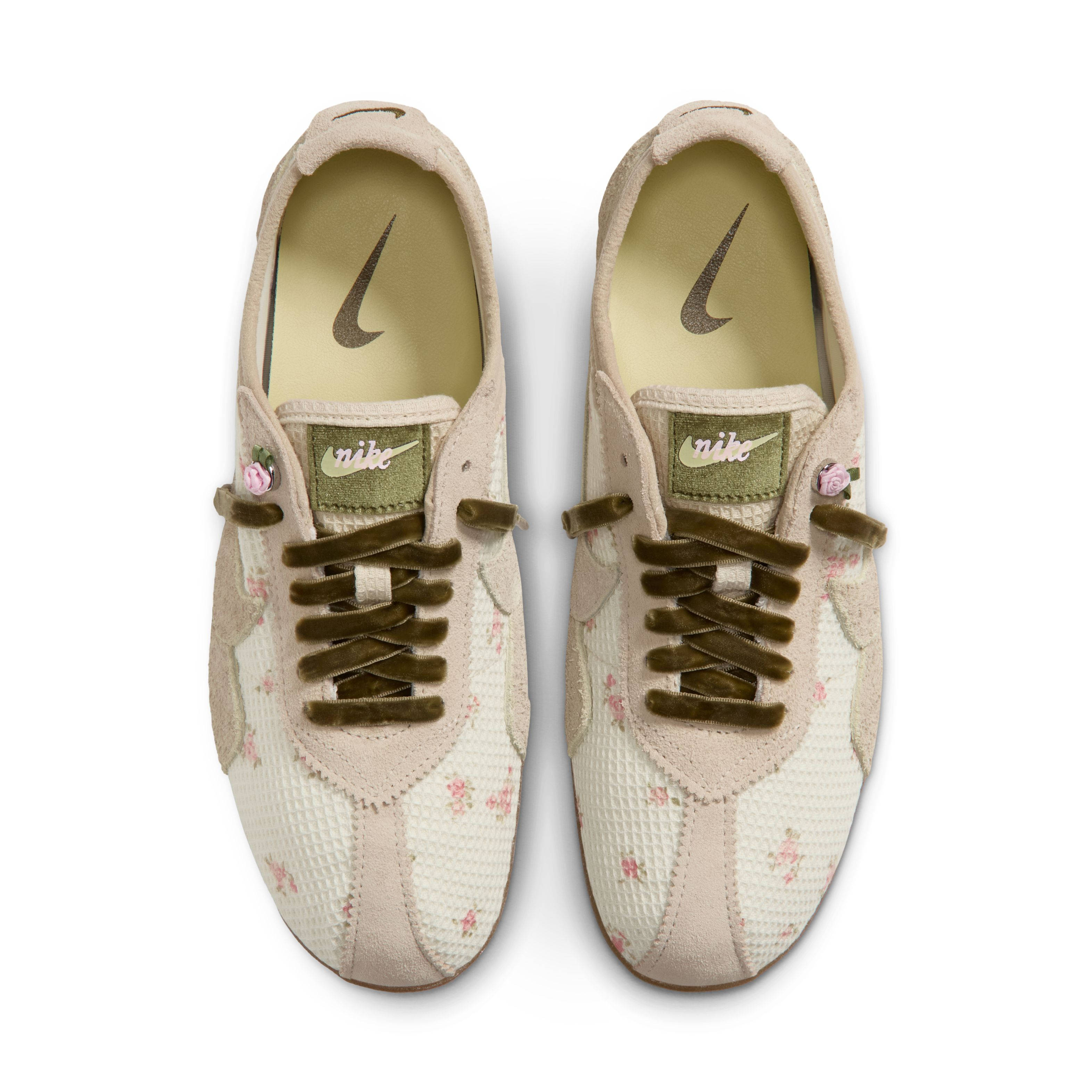 Nike Moon Shoe Floral Coconut Milk IZ6169 122 middle