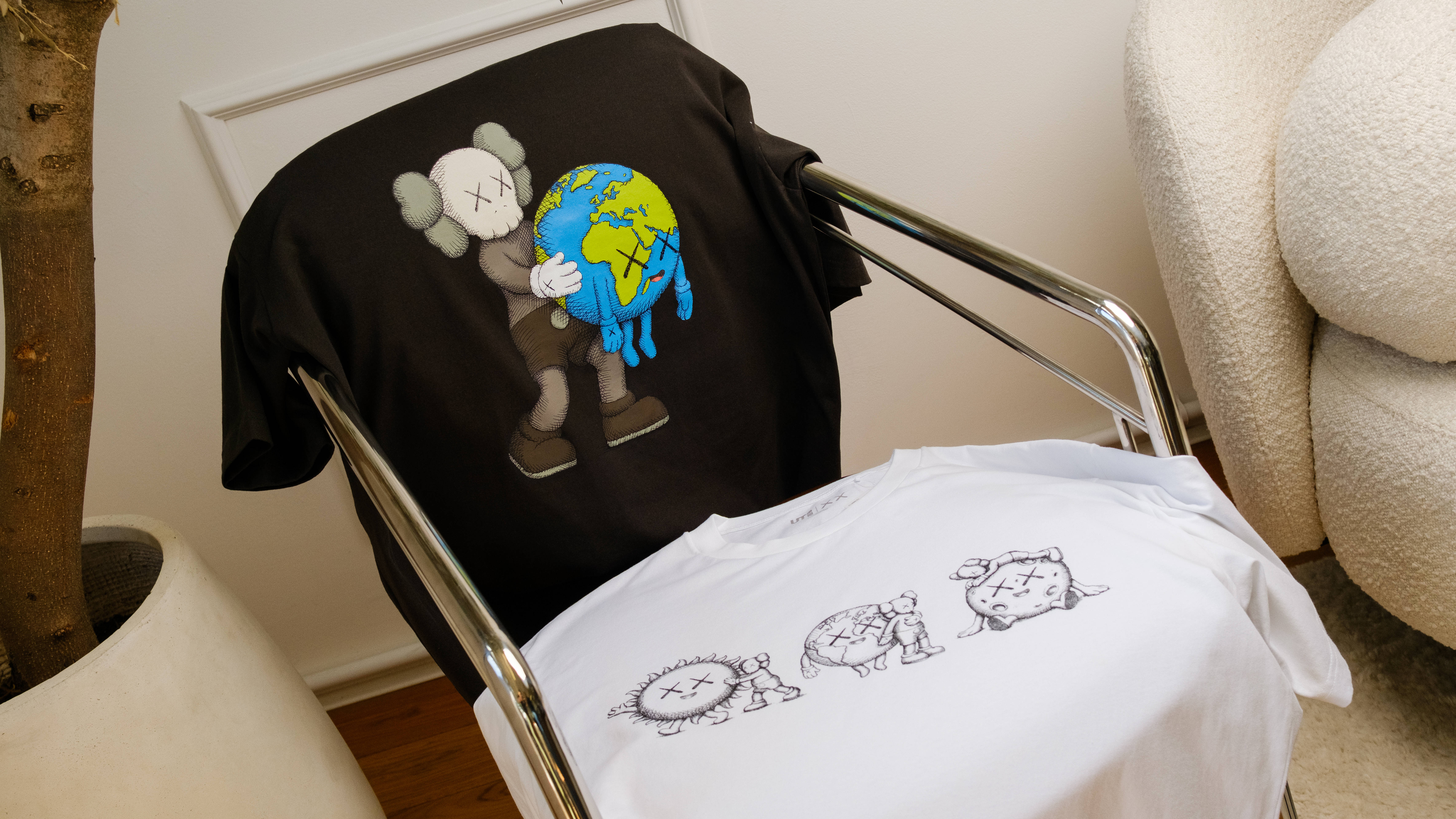UNIQLO X KAWS