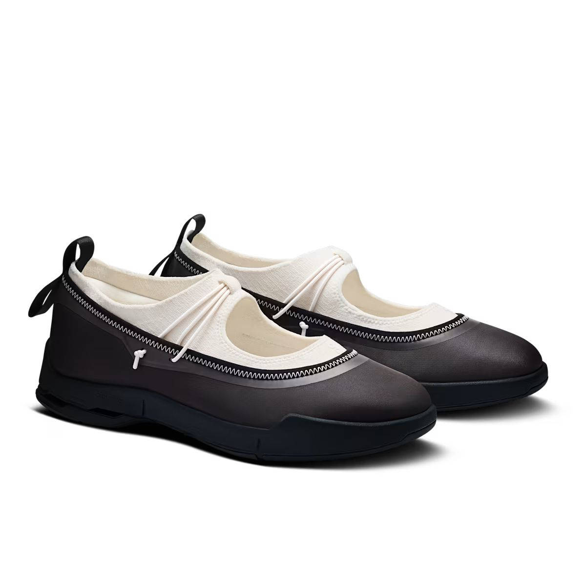 On Running Cloudnova Moon Mary Jane Black Ivory 3WG30581430 front