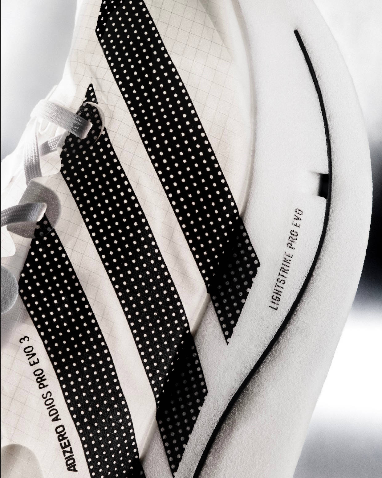 adidas©