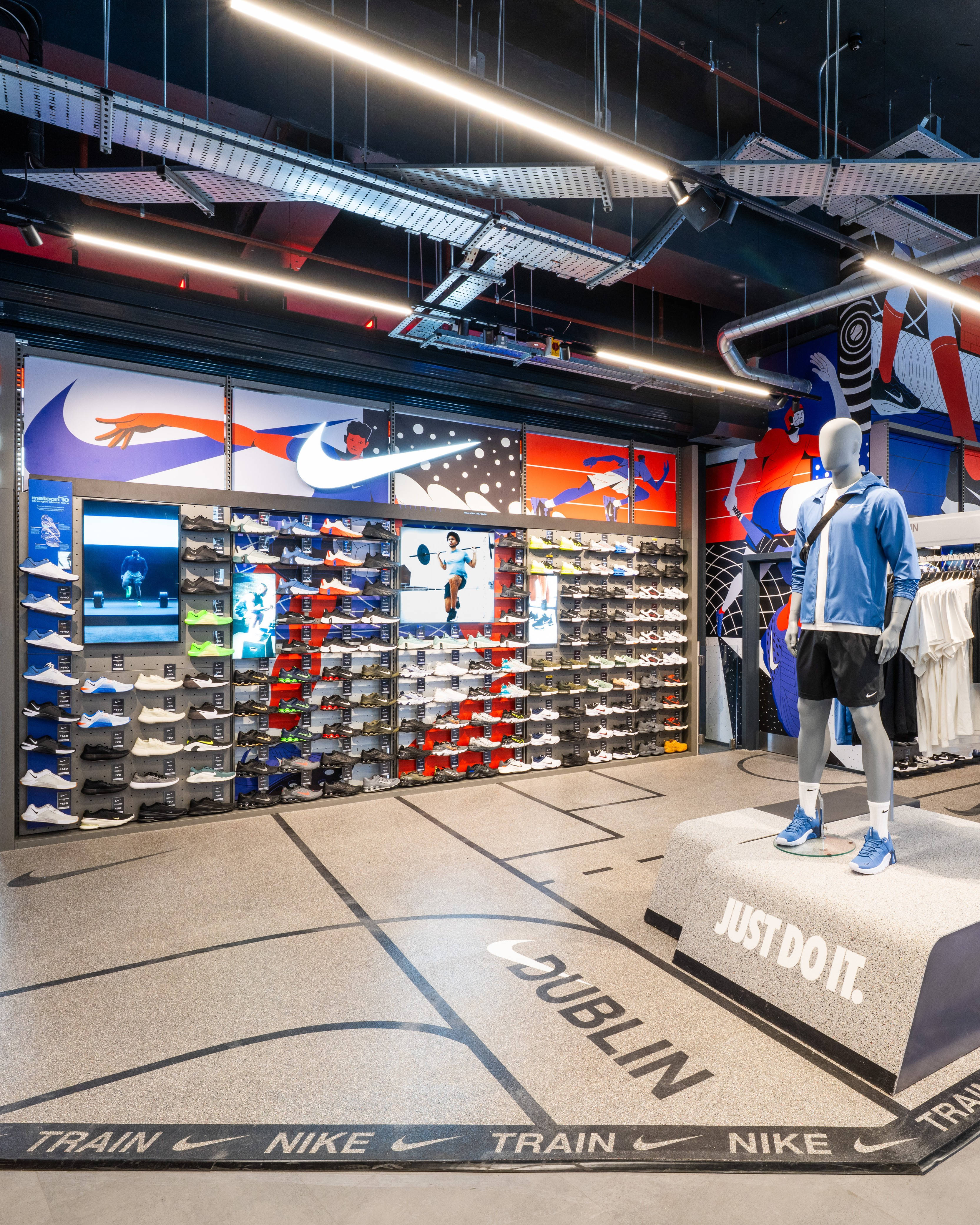 Dublin mega sports direct football and training section