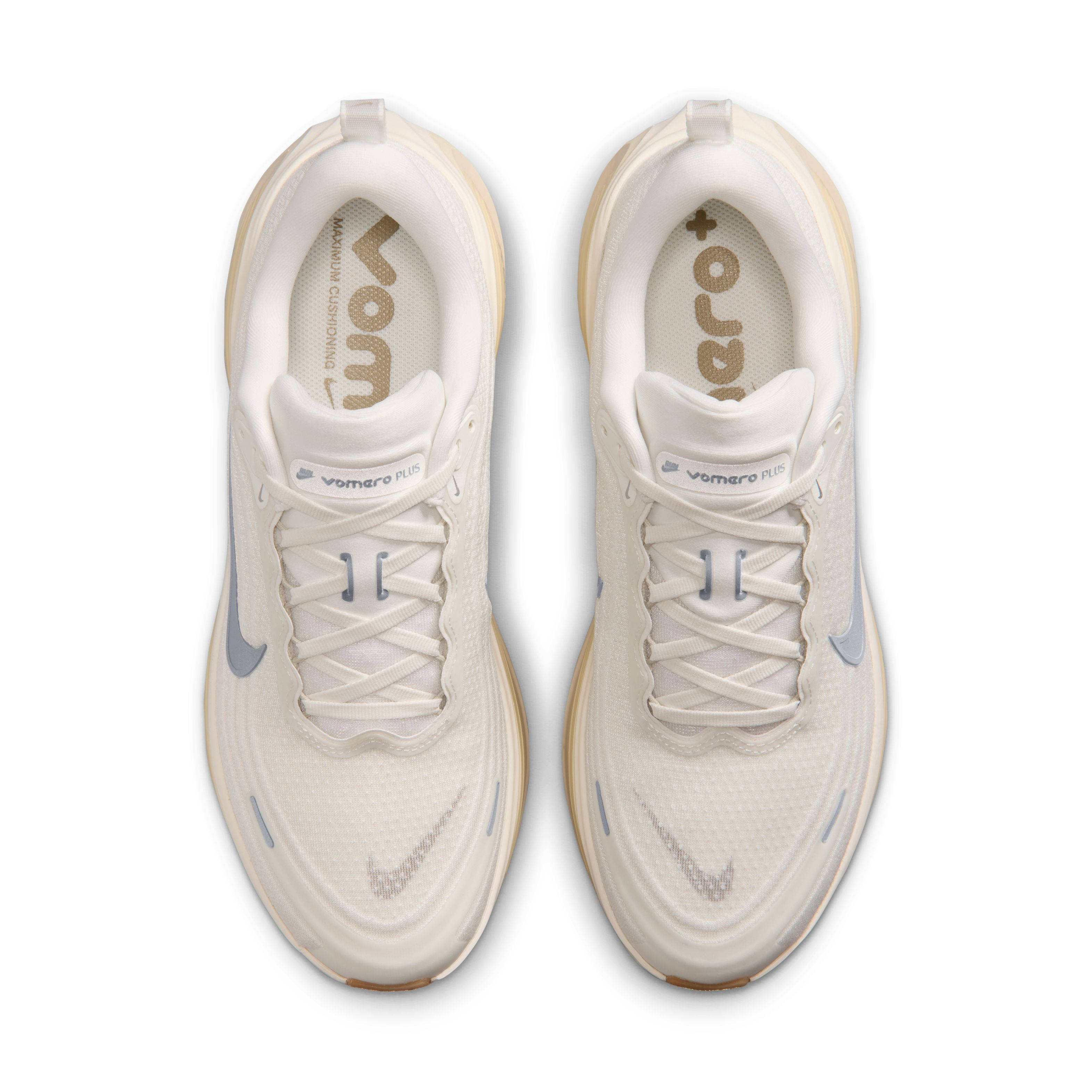 Nike Vomero Plus Sail Coconut Milk IM8336 100 middle