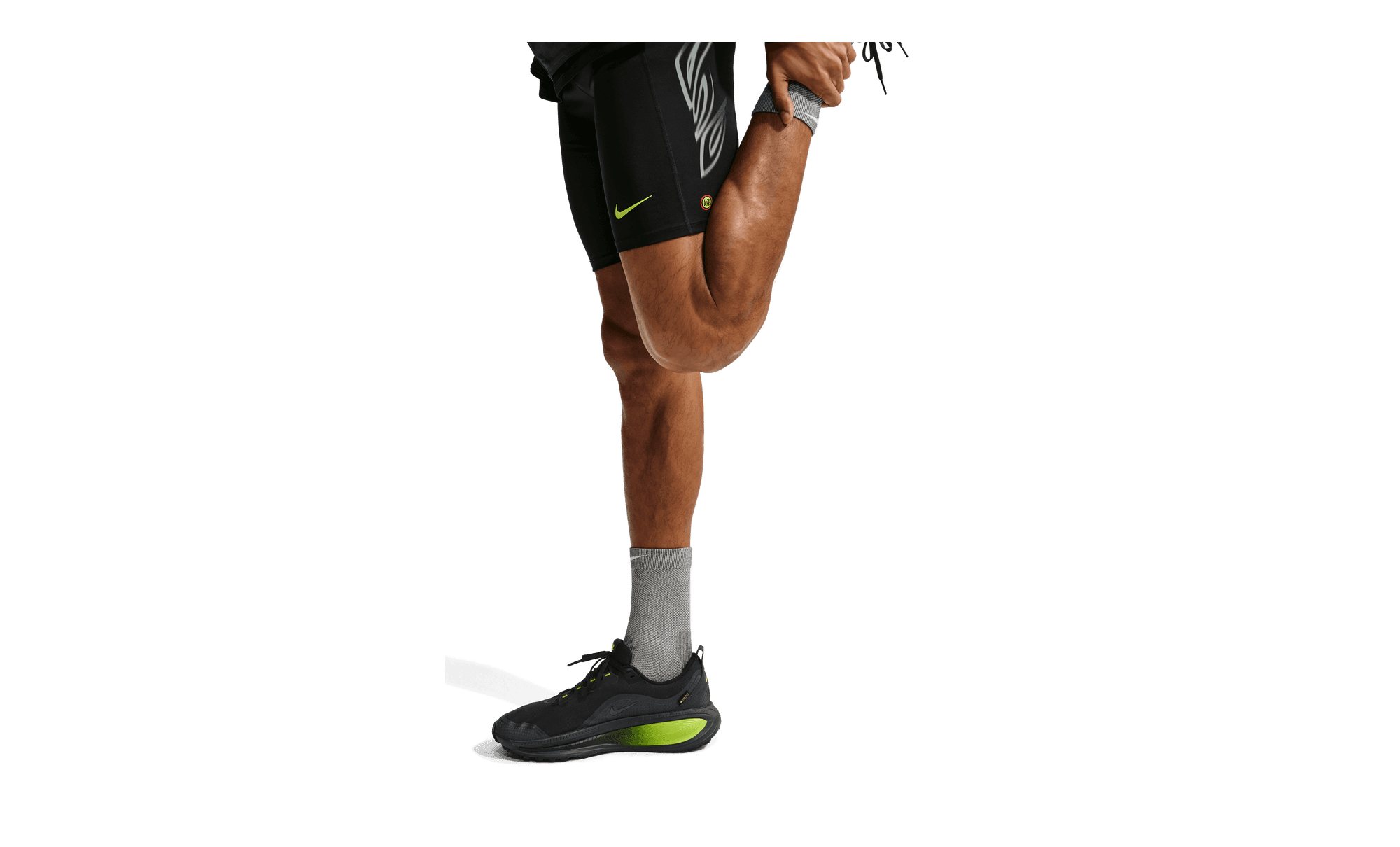 Nike Vomero 18 GORE-TEX Black Lemon Venom HQ7001-005 on foot