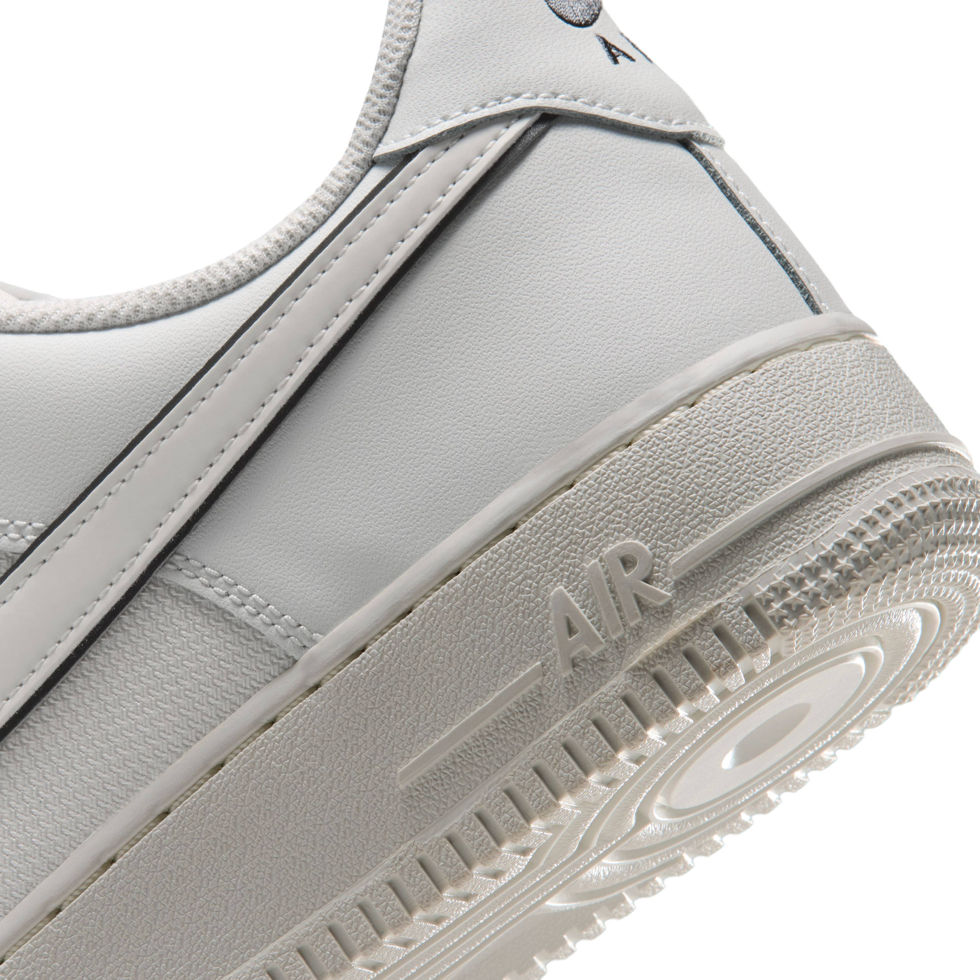 Nike Air Force 1 '07 Low LV8 Tech Summit White IV3415 100 heel