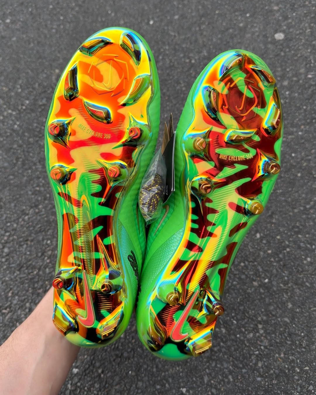 travis scott x nike boots underneath in hand