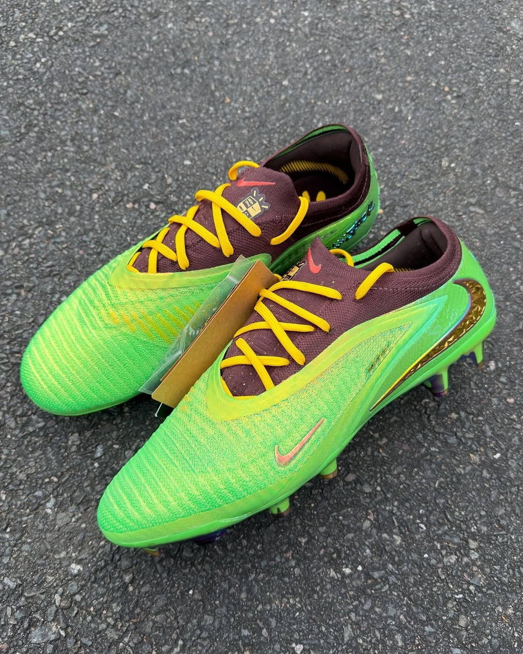 travis scott x nike phantom 6 elite low boots shot
