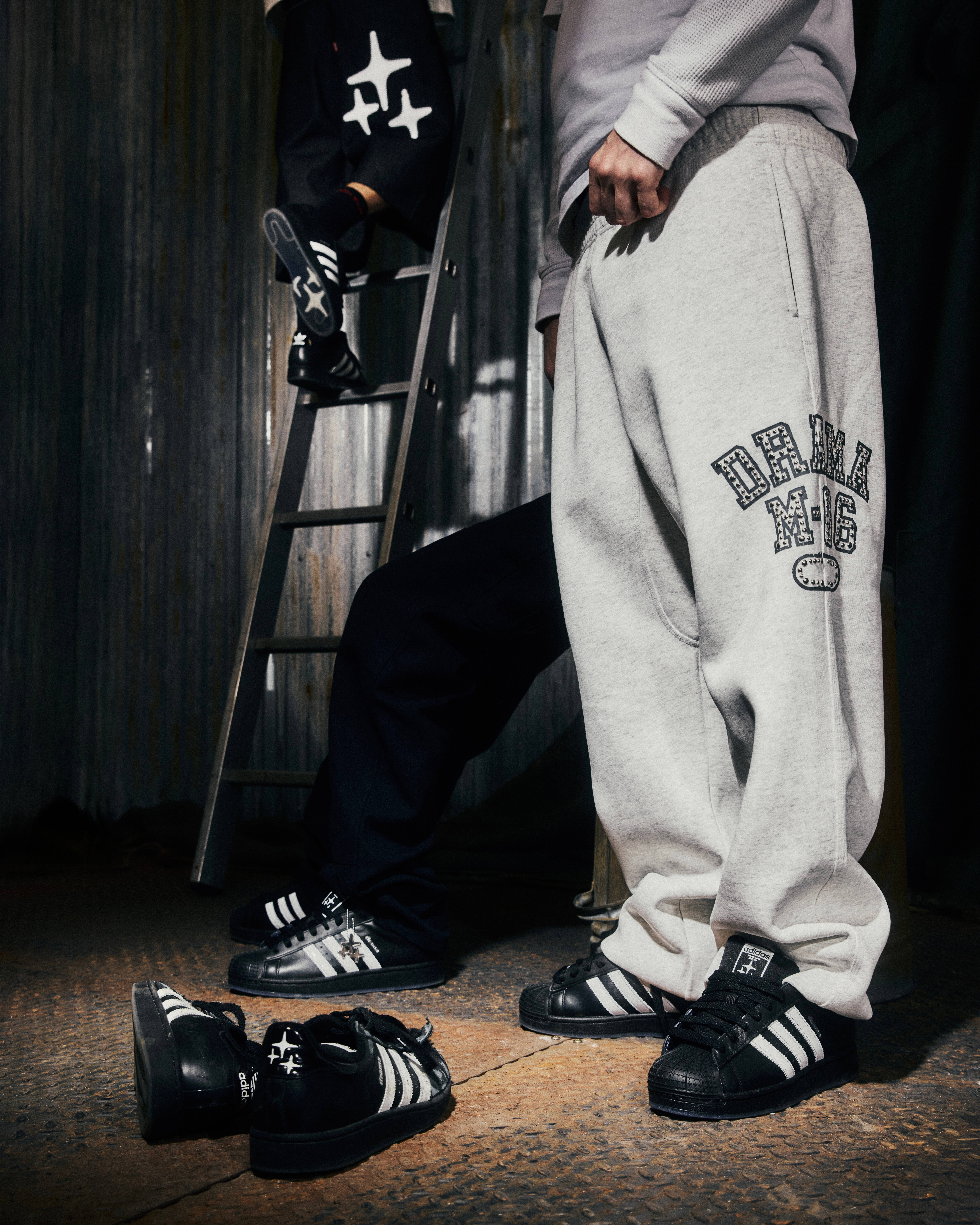 adidas©