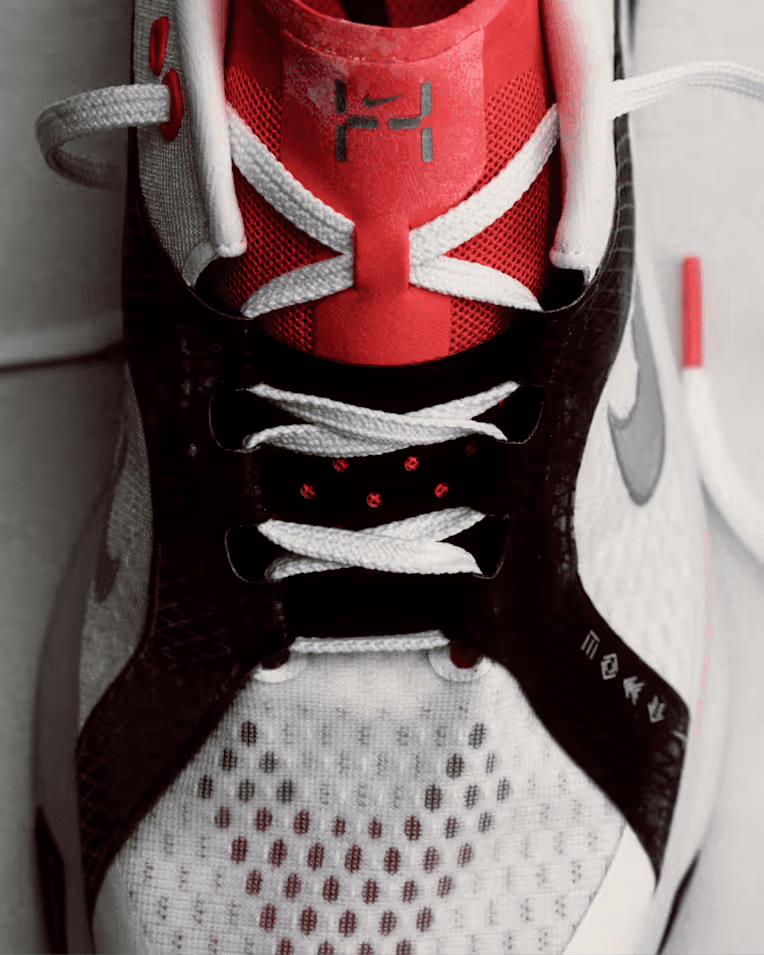 nike hybrid rn close-up