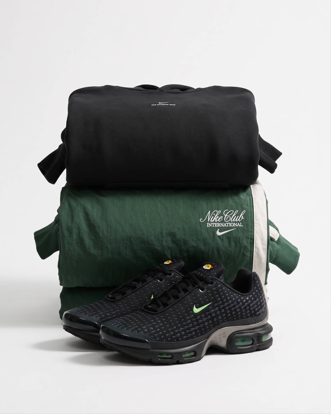 Nike green and black outfit