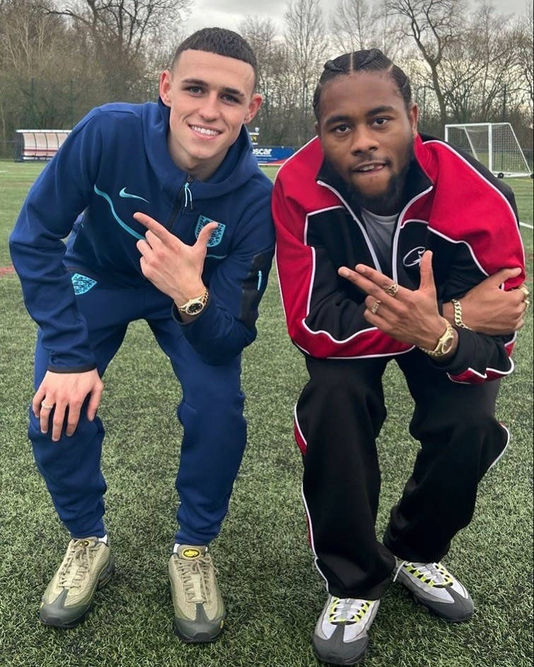 corteiz and Phil Foden wearing 110s on pitch bts