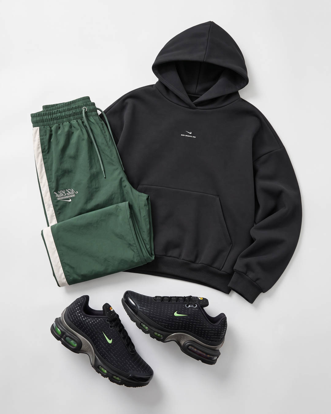 Nike green & black outfit