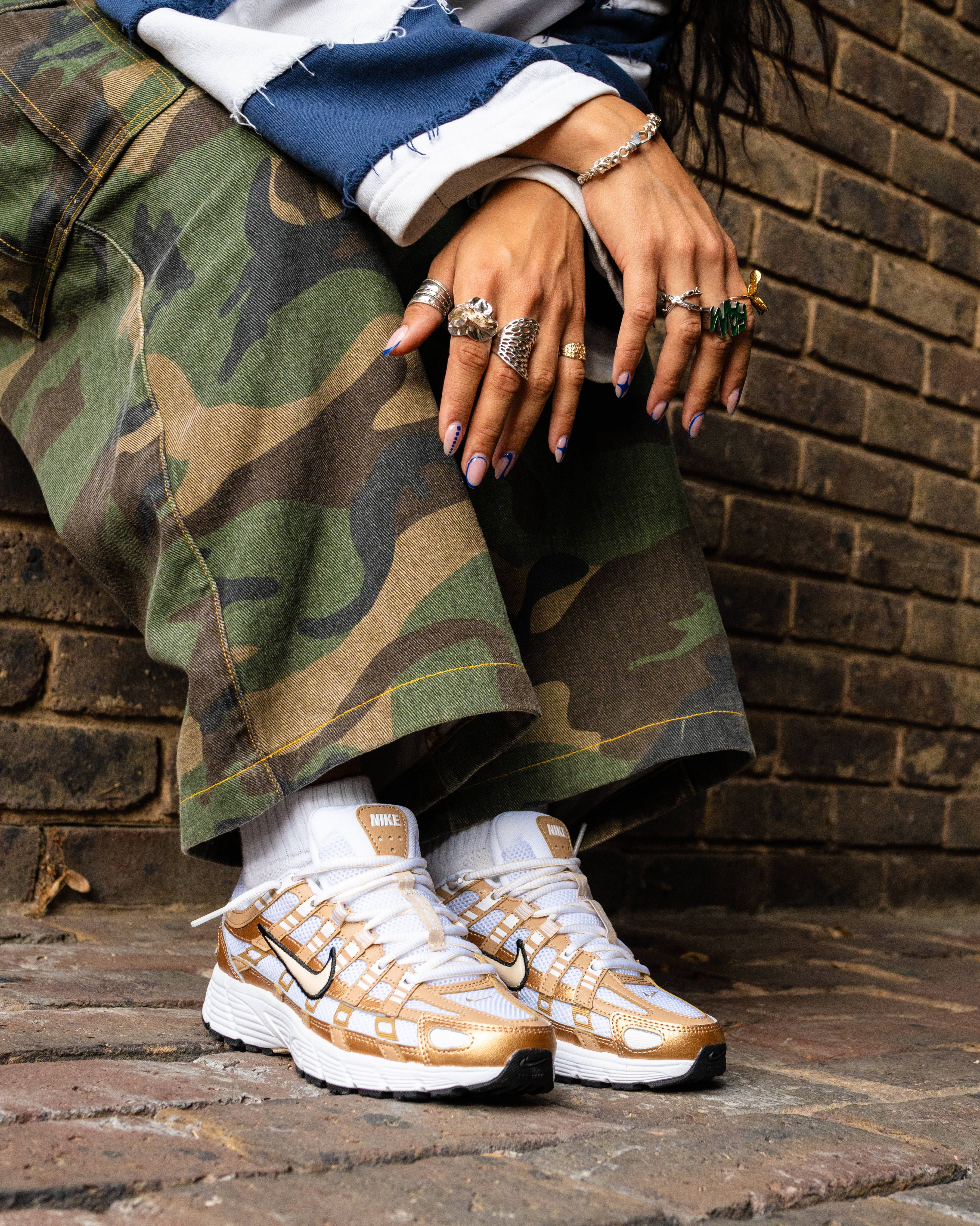 Nike P-6000 Metallic Gold Grain