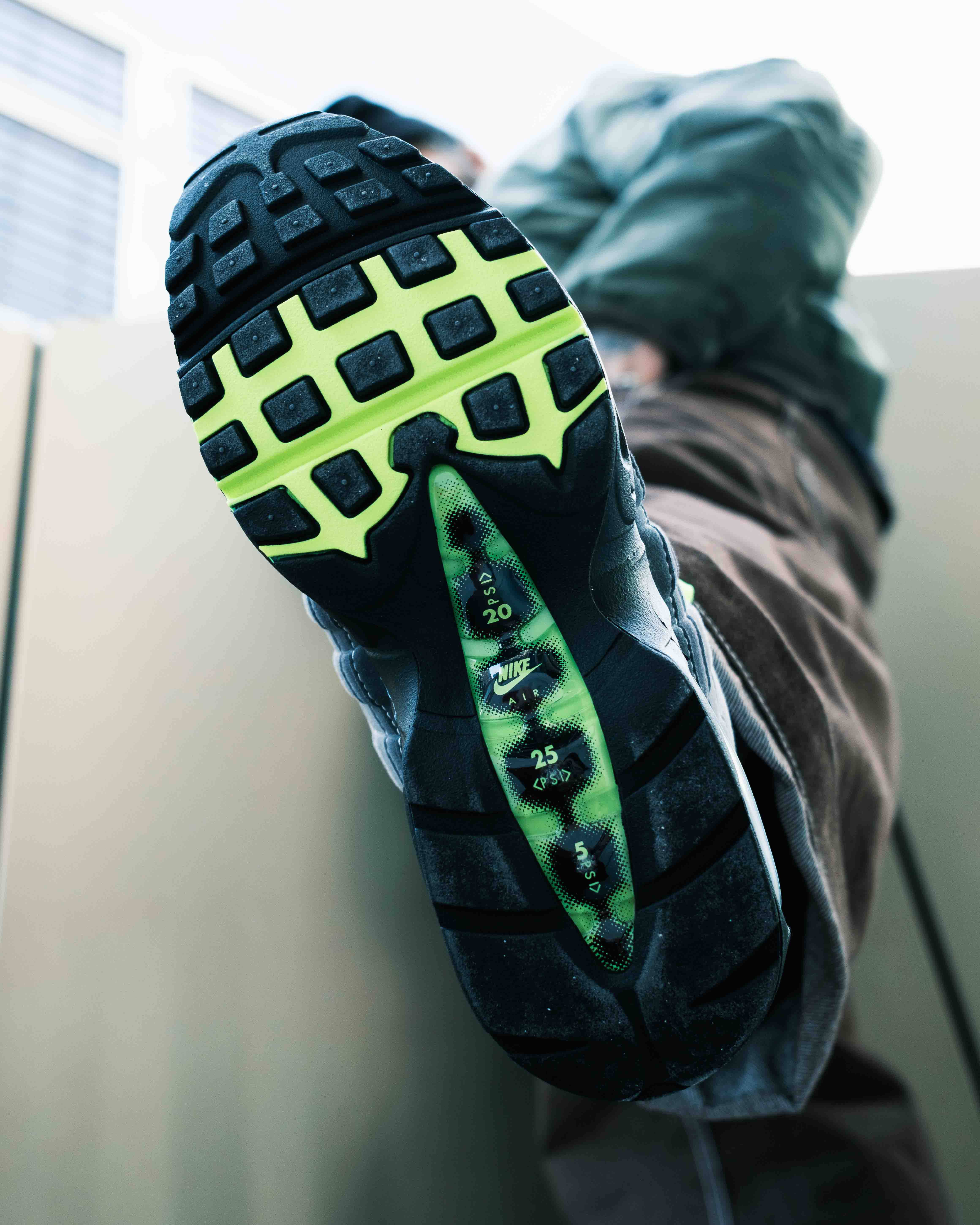 air max 95 neon stomp under shoe shot