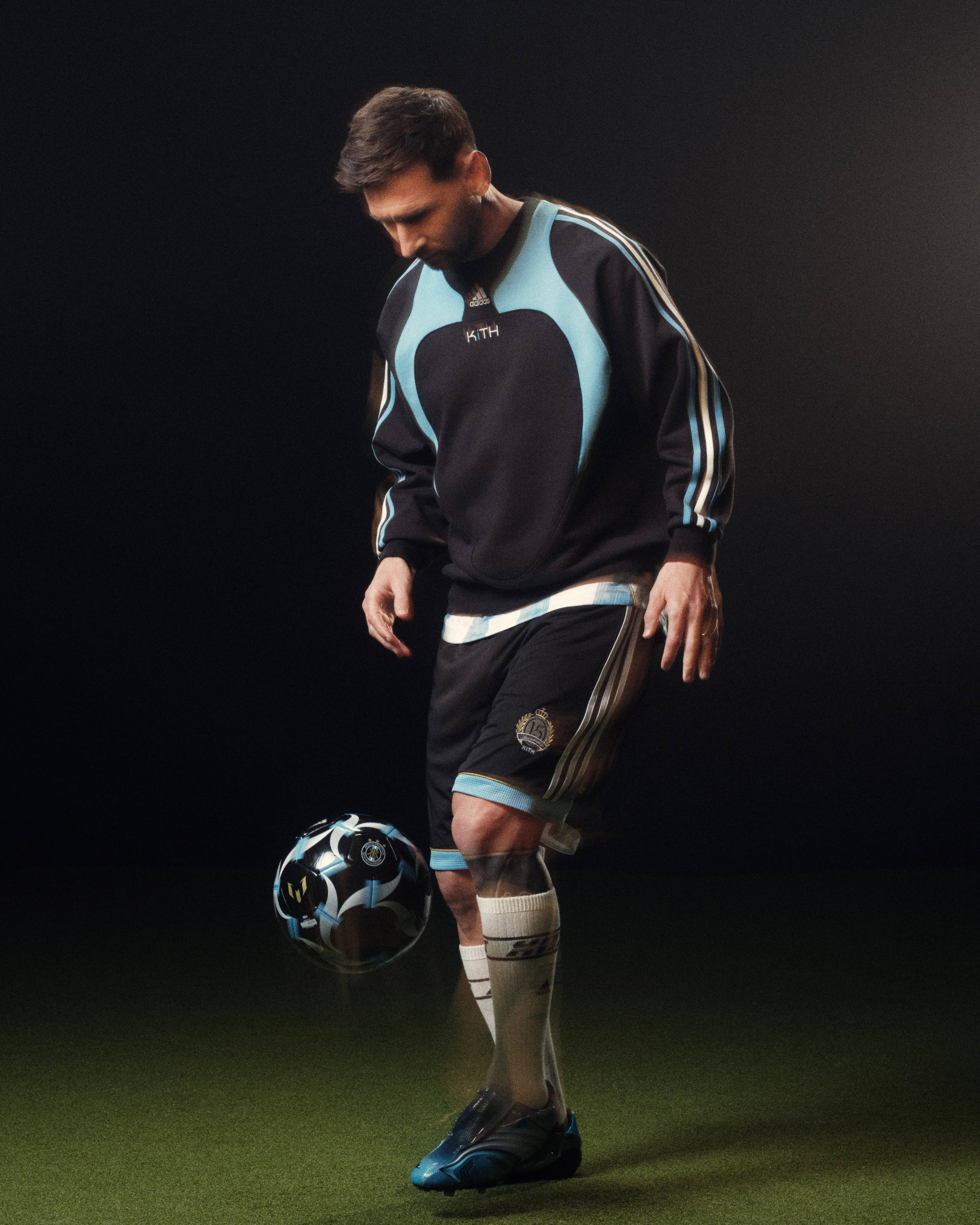 adidas©