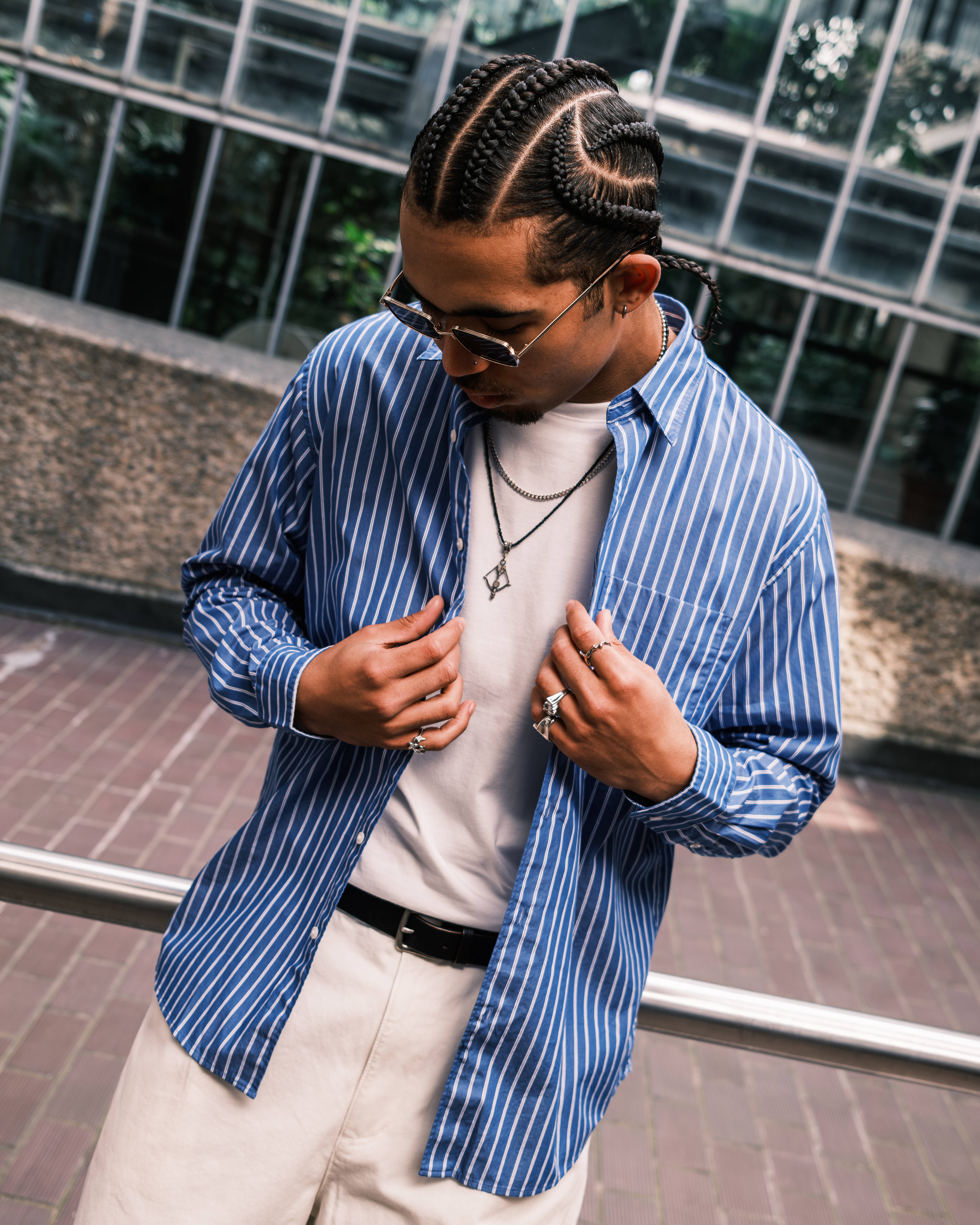 outfit 1.5 uniqlo spring long sleeve shirt open Barbican backdrop editorial style