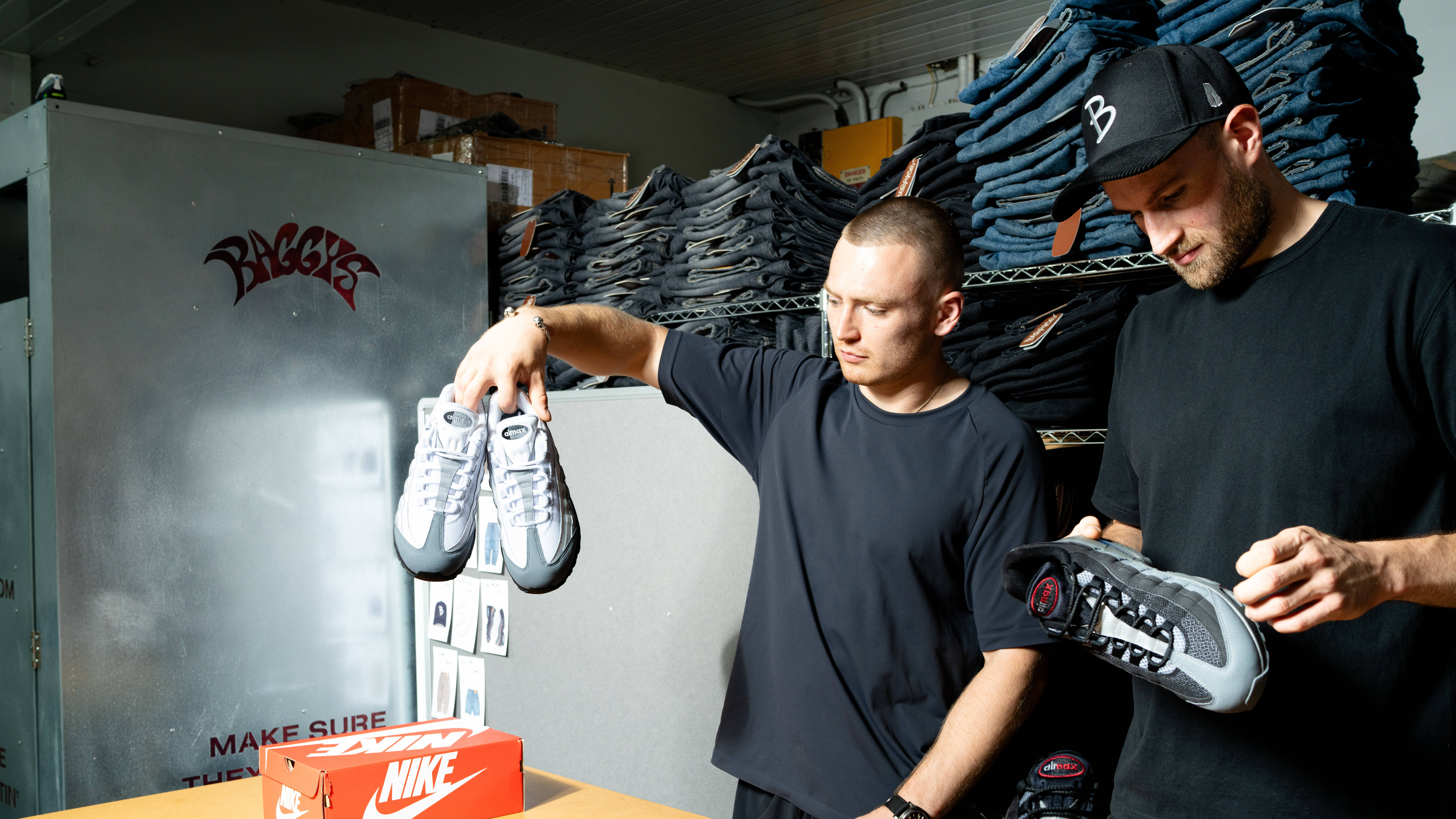 baggys.tv boys in their studio taking a closer look at the air max 95