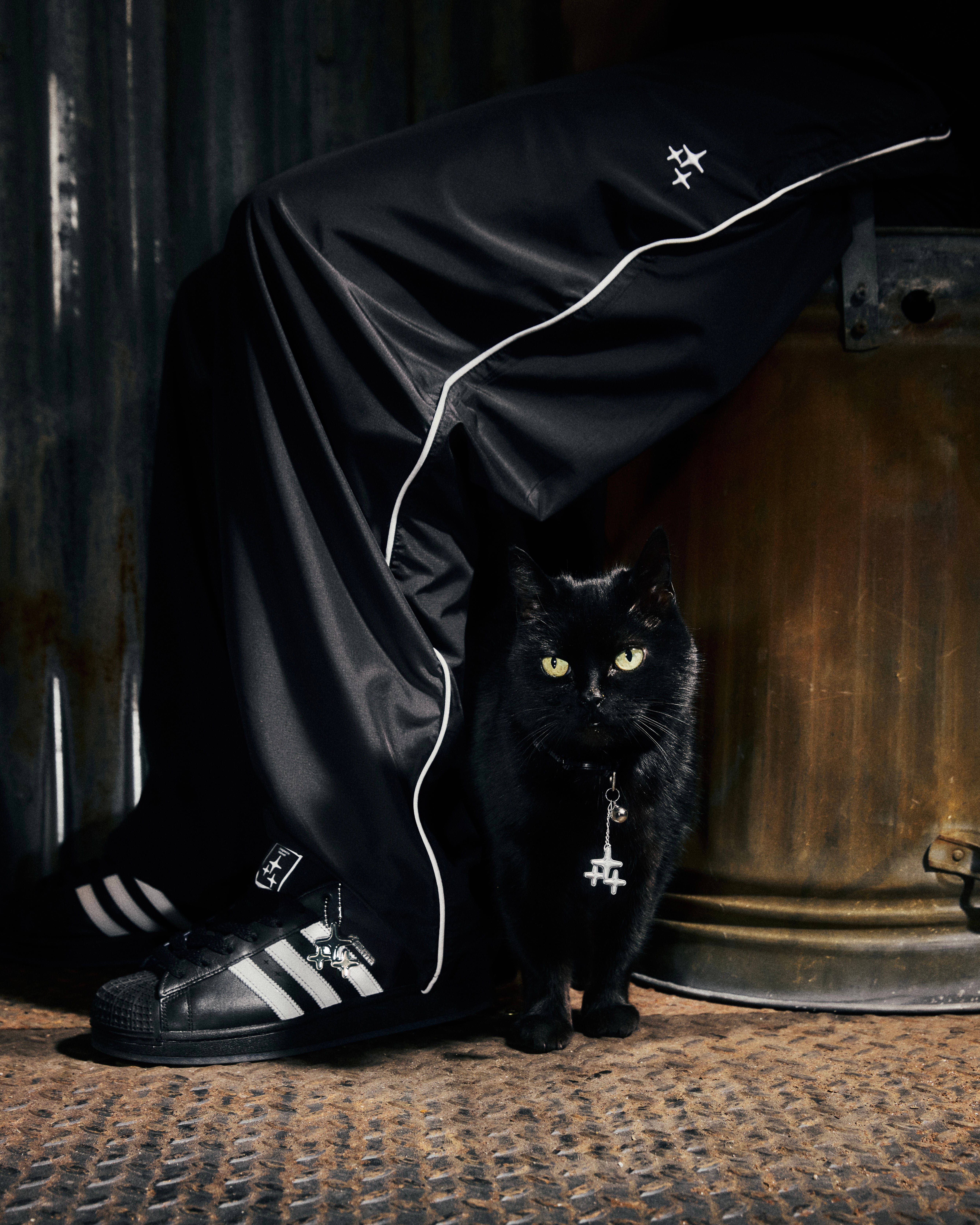 adidas©