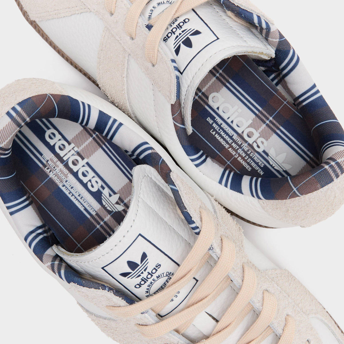 adidas BW Army Court Pack size  Exclusive Top Detail
