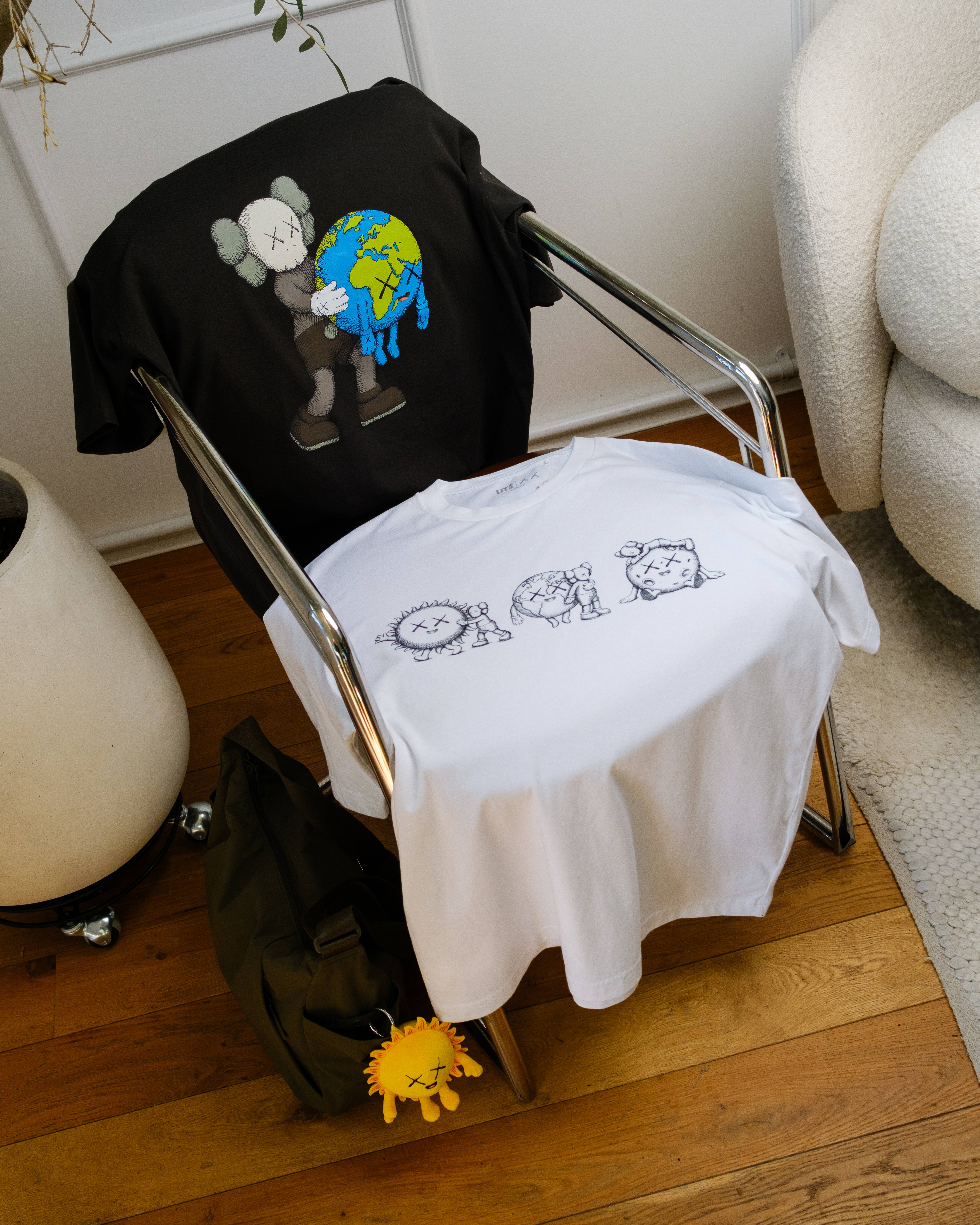 UNIQLO X KAWS