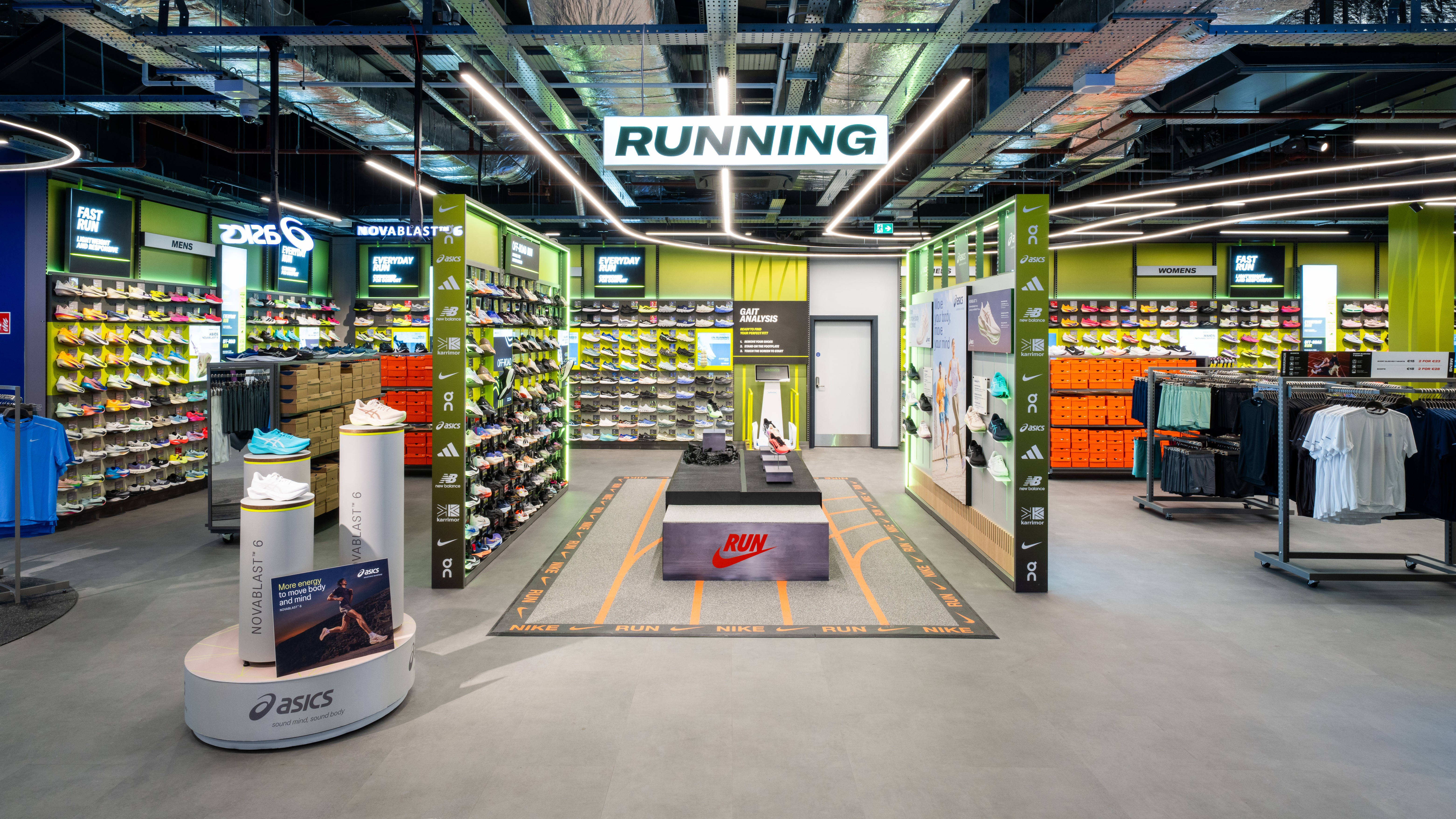 sports direct dublin running section