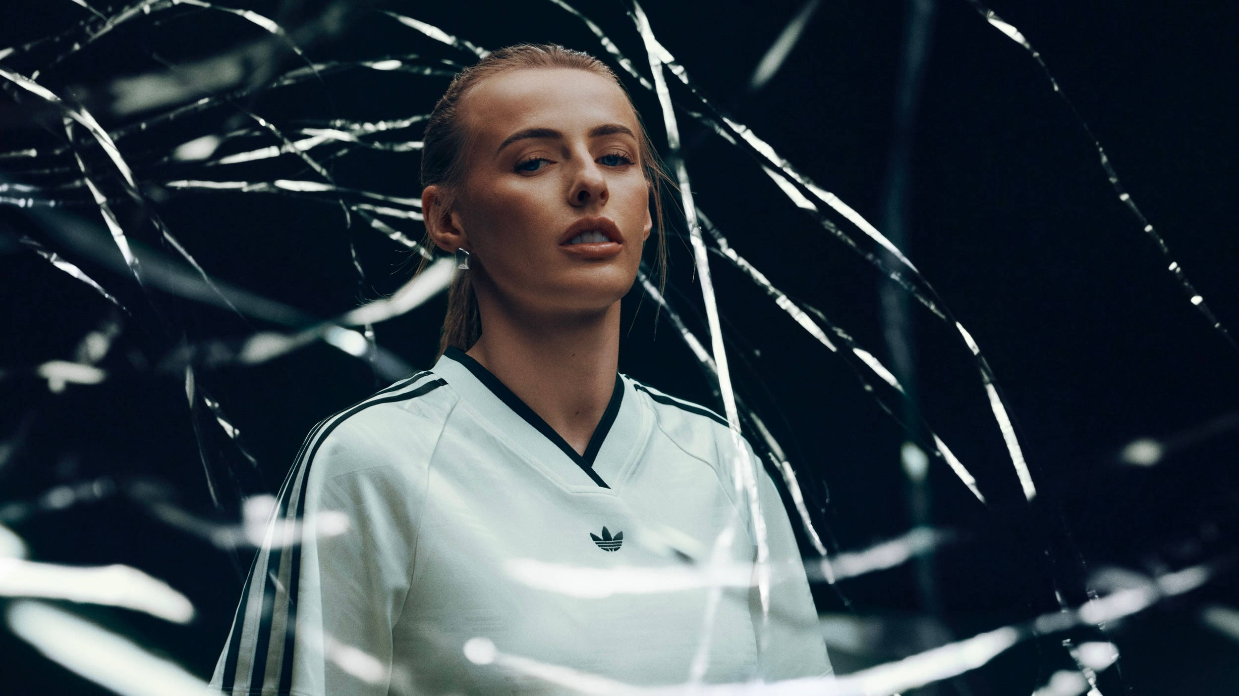 adidas©