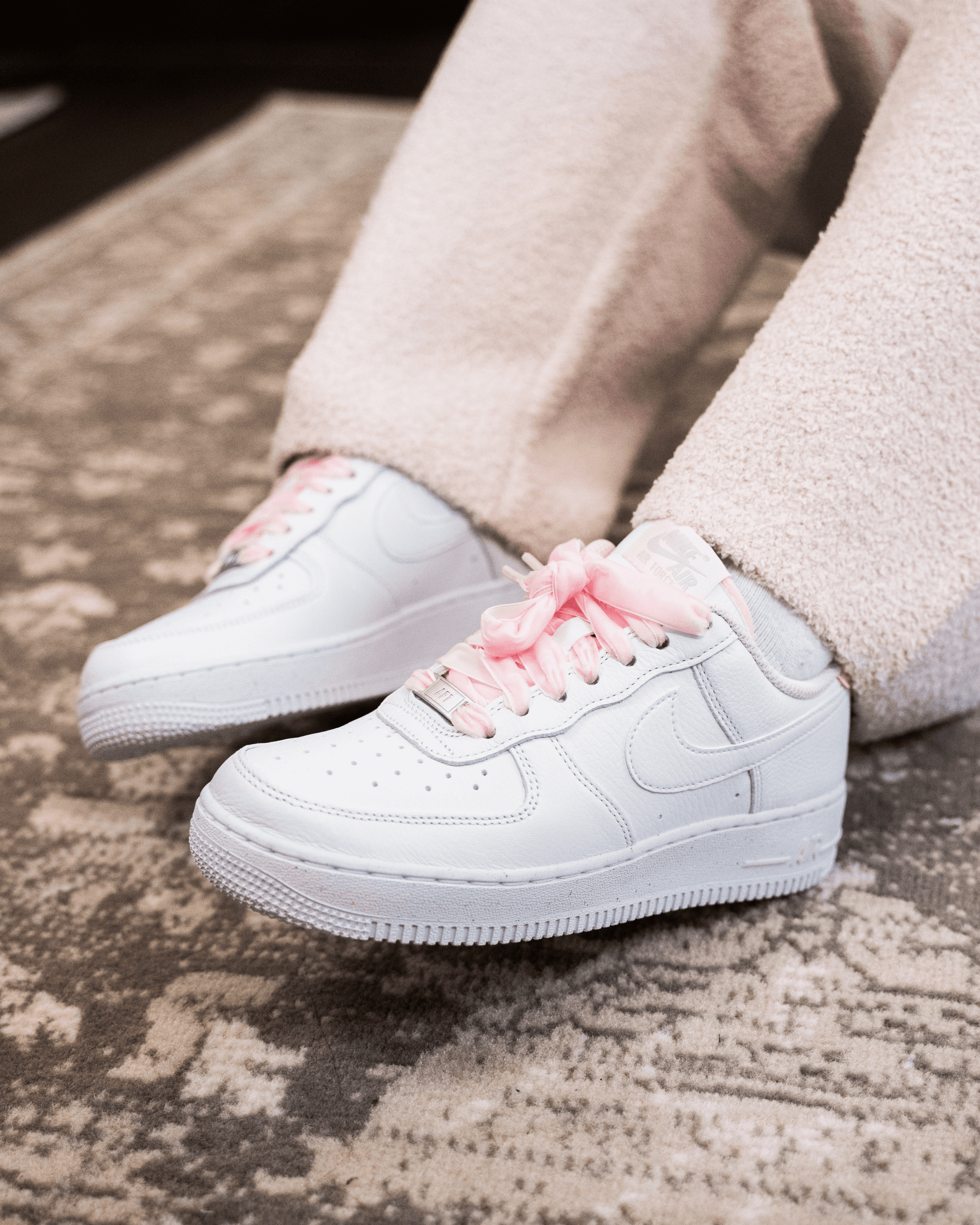 Nike Air Force 1 '07 Velvet Lace Pink