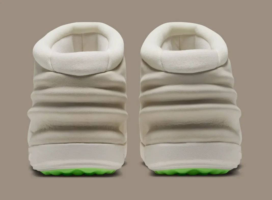 Nike 24.7 Boot Pale Ivory IR0451 100 back