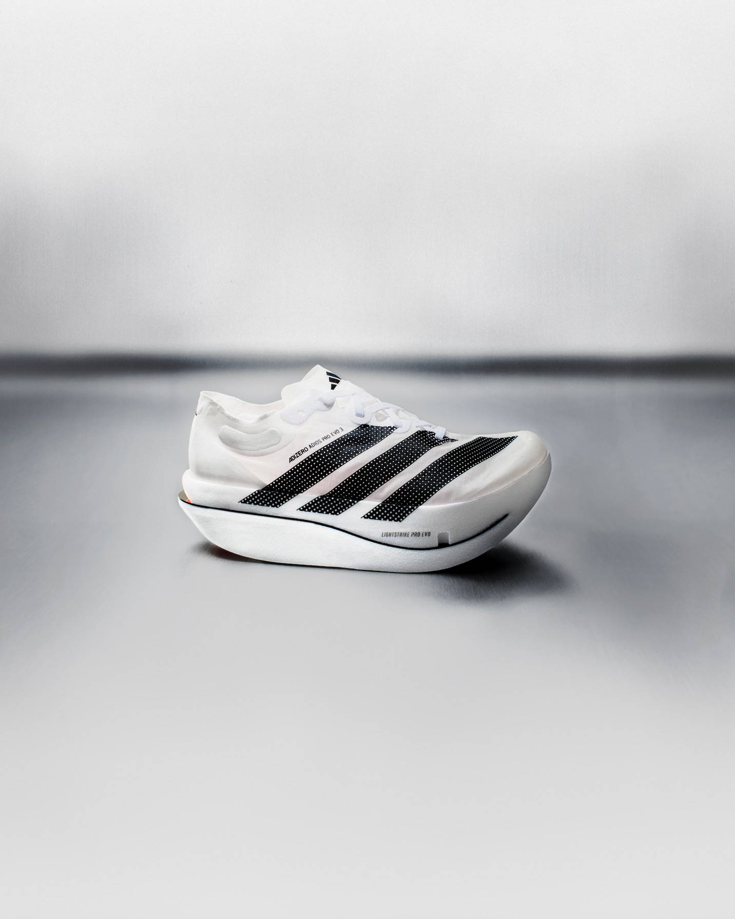 adidas©