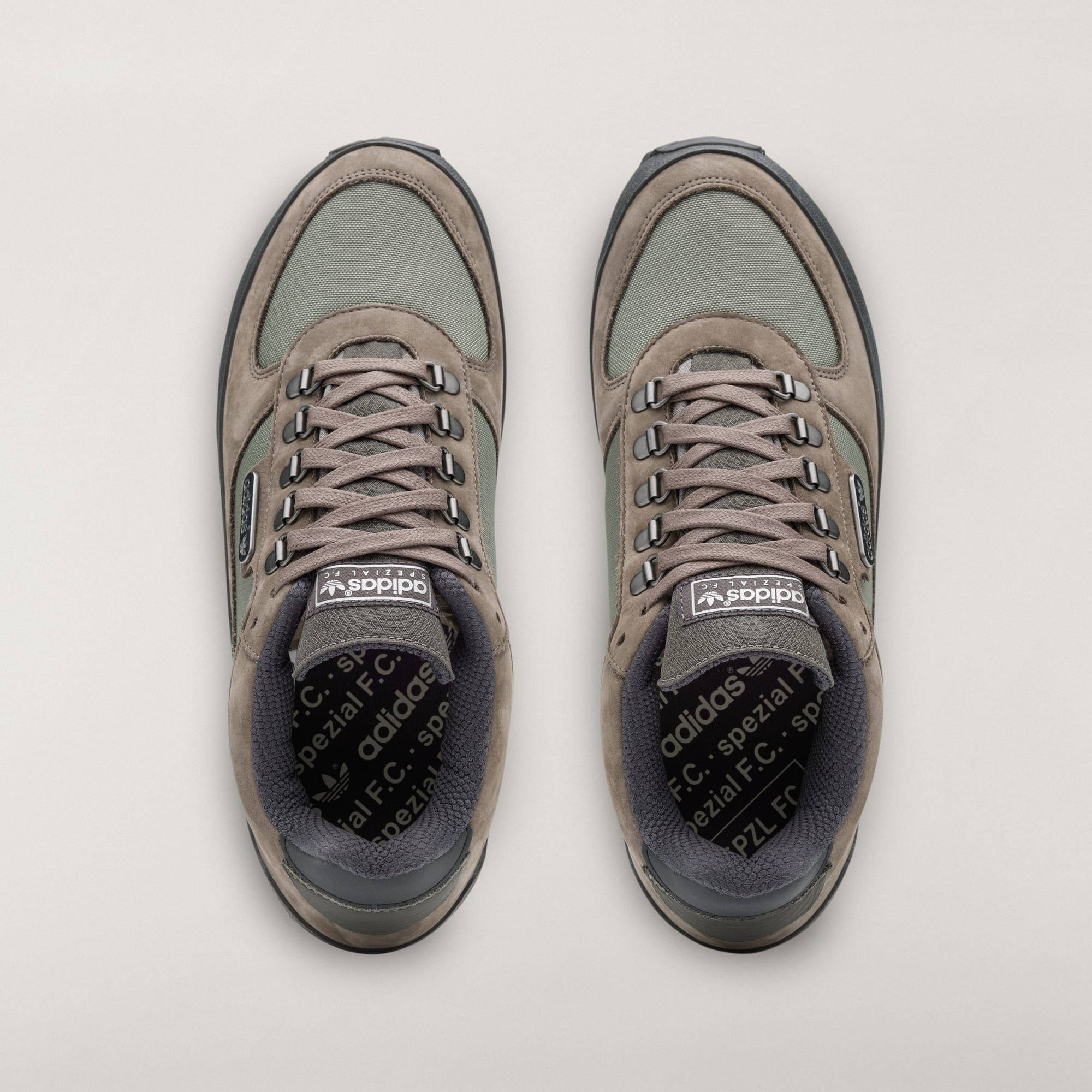 adidas Winterhill Spezial in Utility Black KK0763 middle