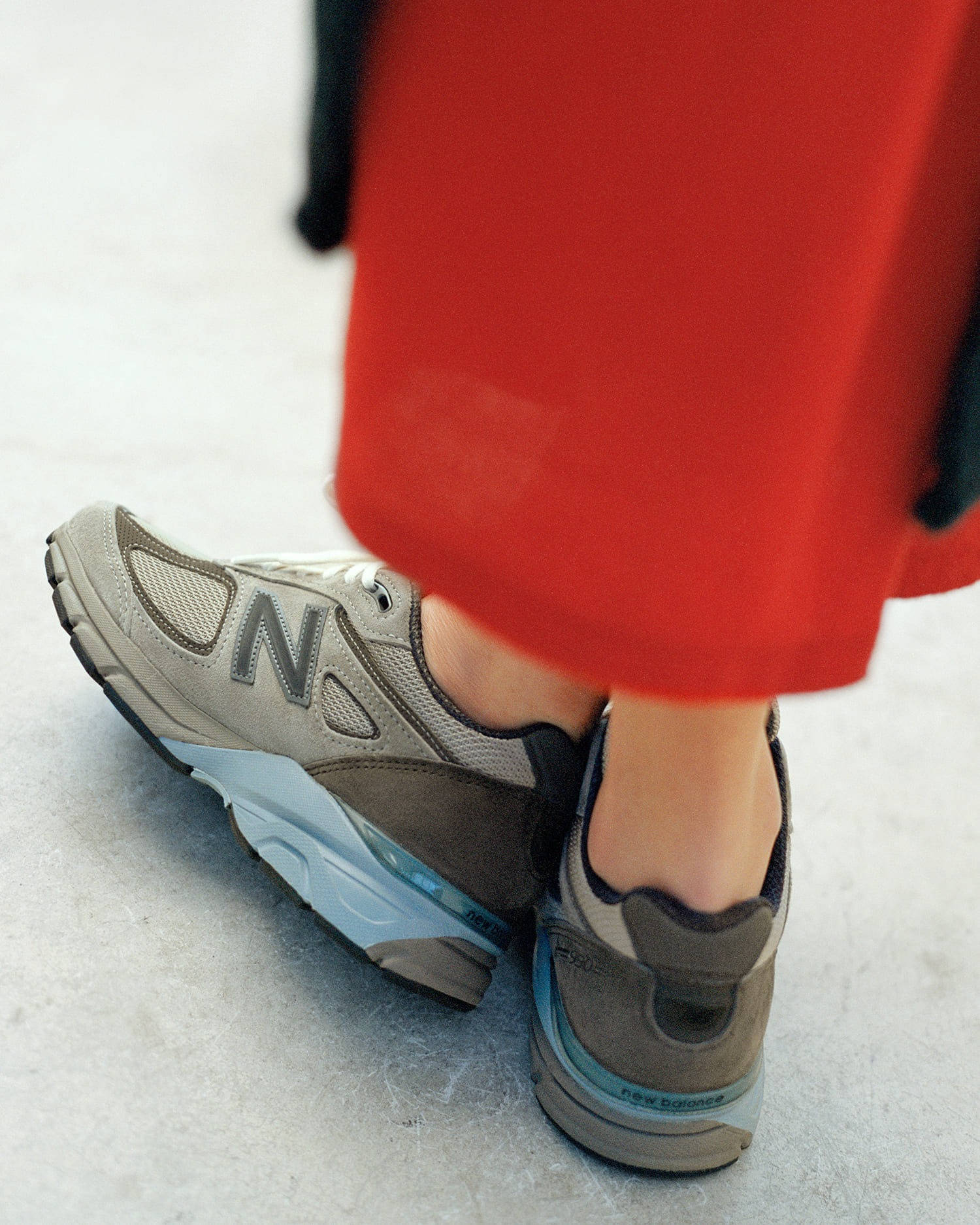 aura lee x nb 990v4