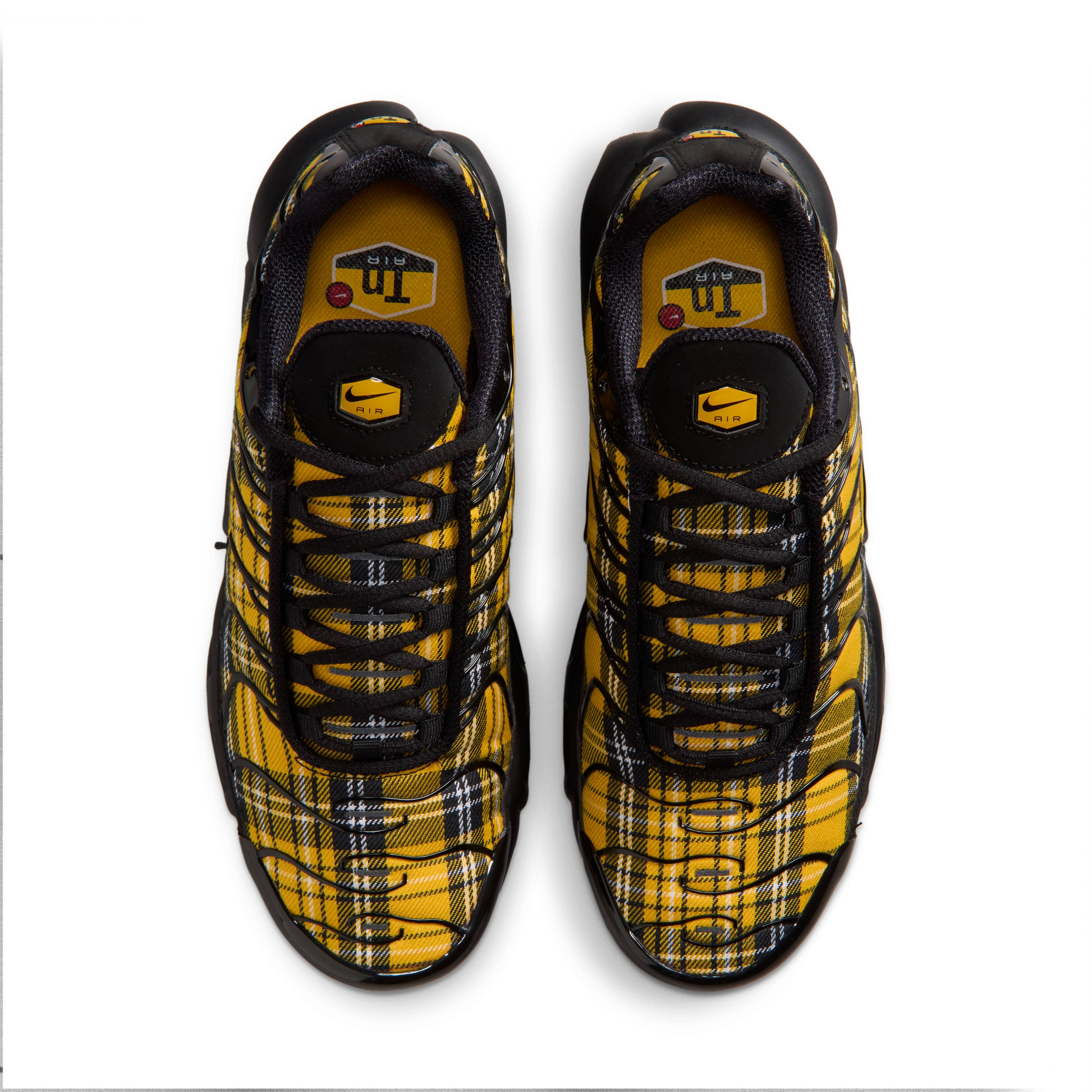 Nike TN Air Max Plus Tartan IR5731 001 middle