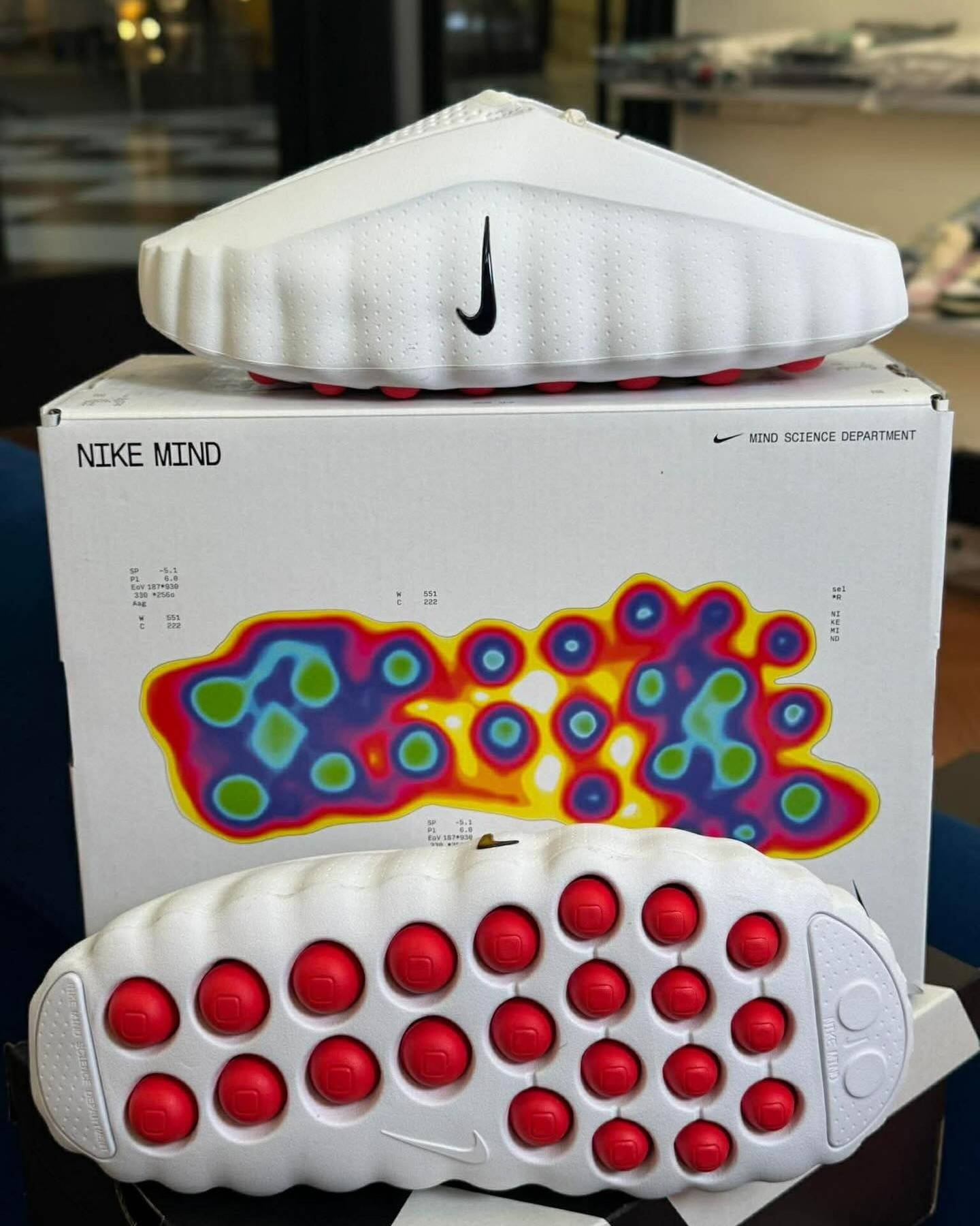 nike mind 001 white team red