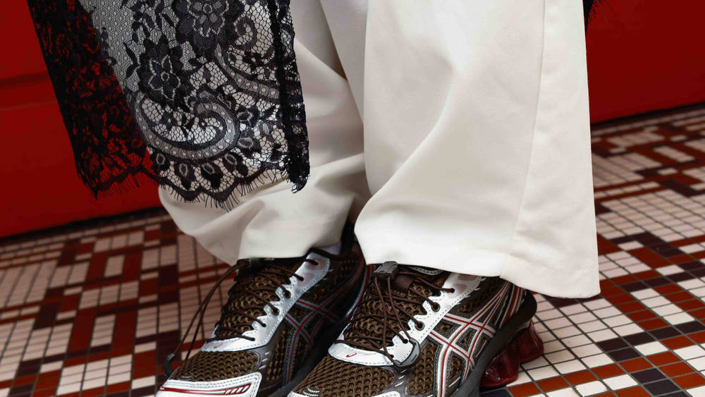 How To Style: Dark Sneakers How To Style: Dark Sneakers