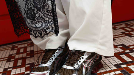 How To Style: Dark Sneakers How To Style: Dark Sneakers