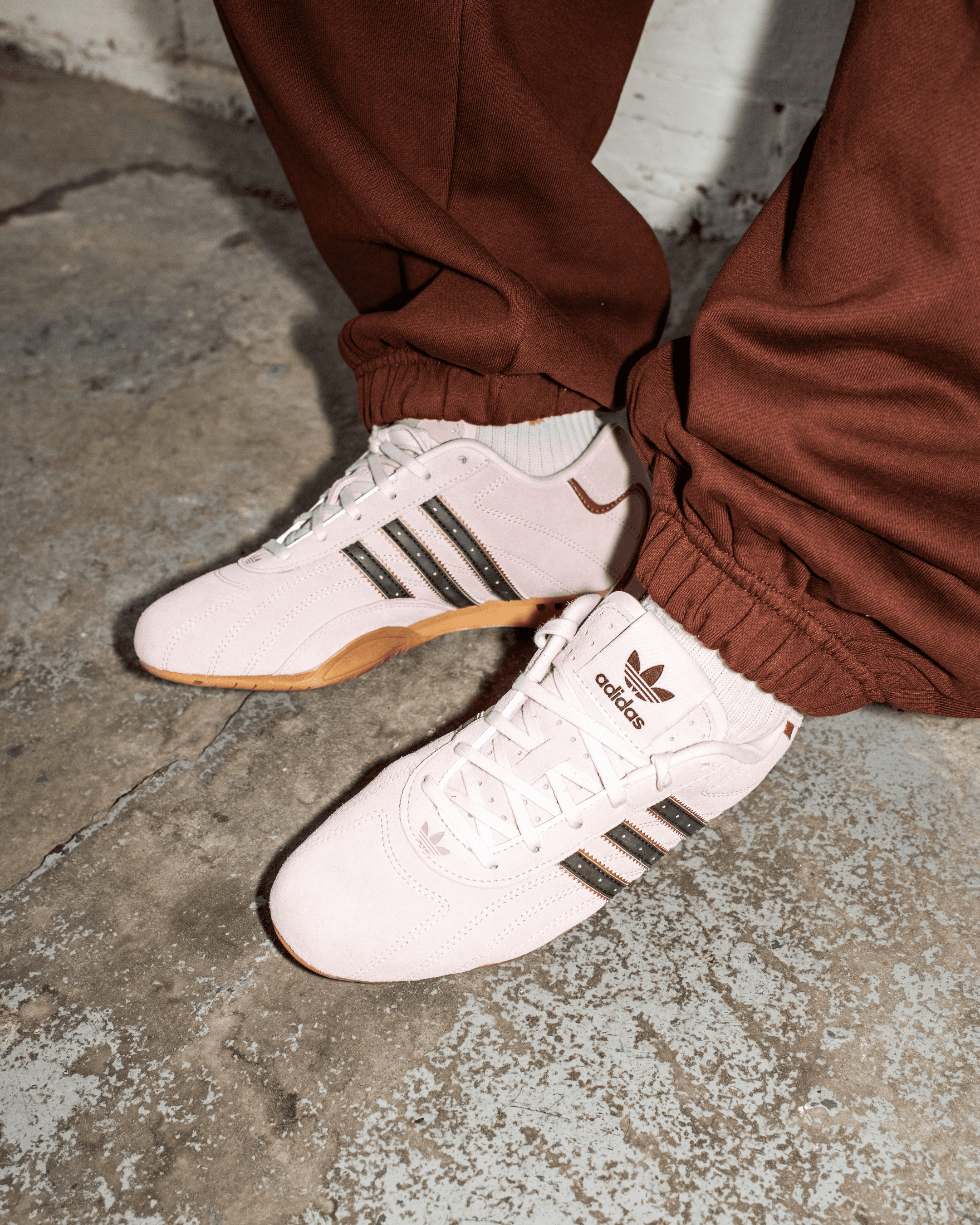 Adiracer Lo Shoes (Almost Pink / Dark Brown / Pink)