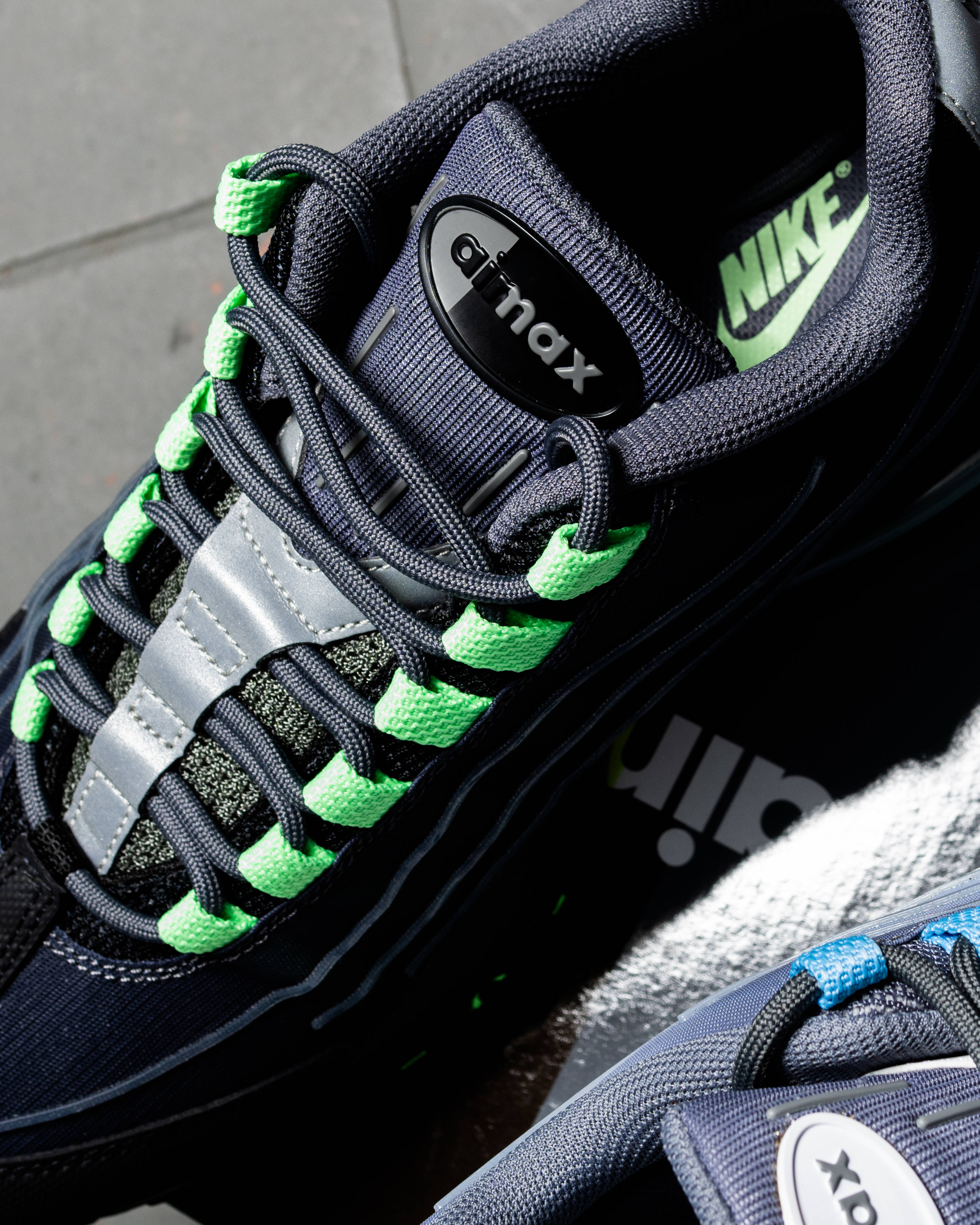 nike air max 95 black green big bubble tech