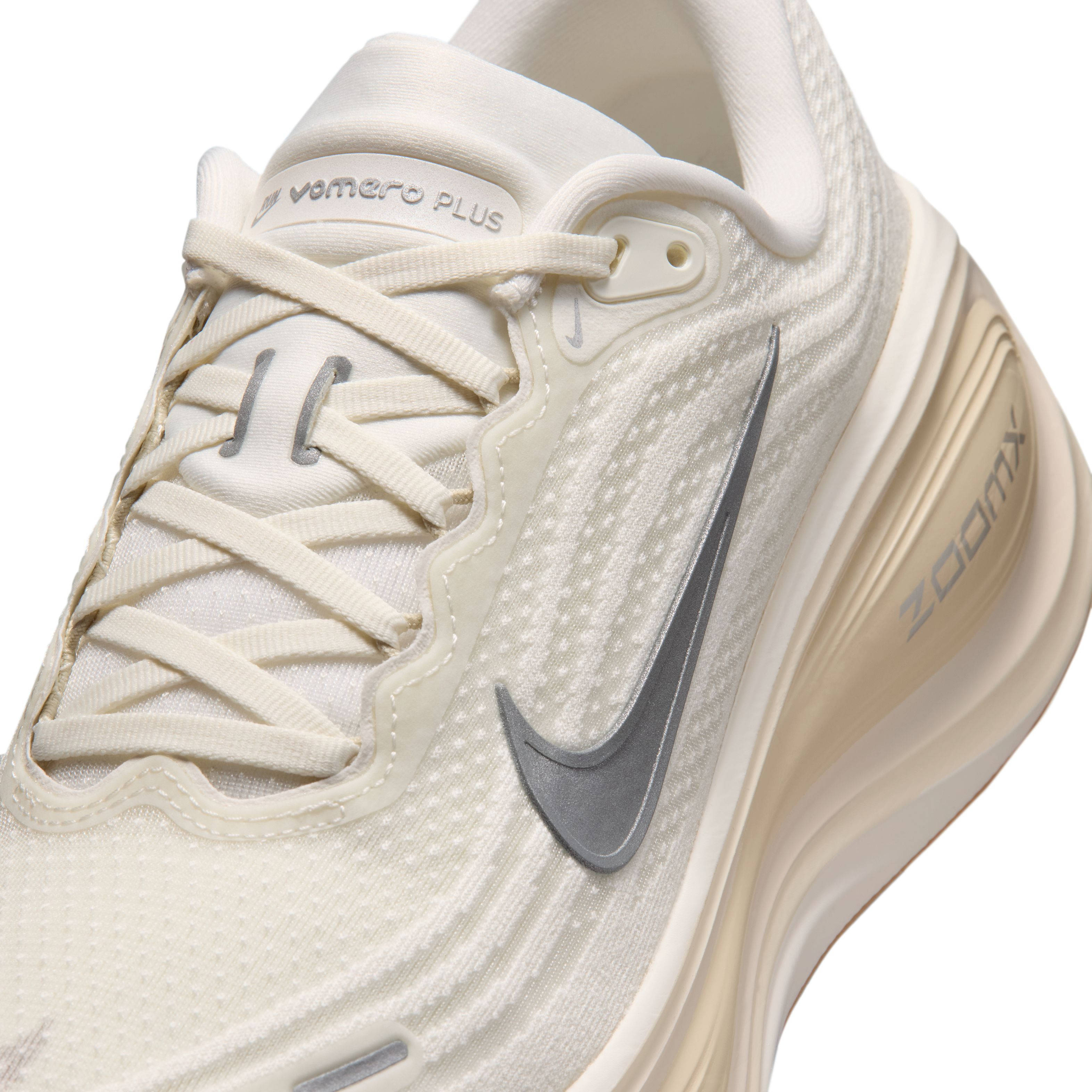 Nike Vomero Plus Sail Coconut Milk IM8336 100 tongue