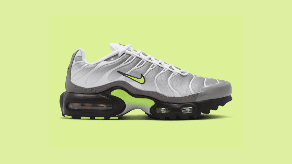 Does the Air Max Plus Wear Neon Better Than the 95?