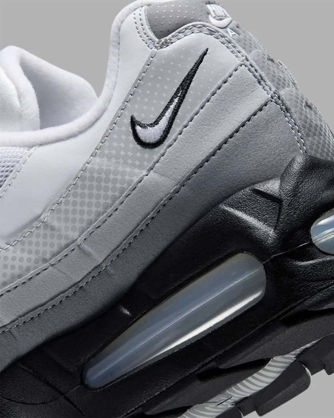 nike air max 95 pure platinum grey heel close up