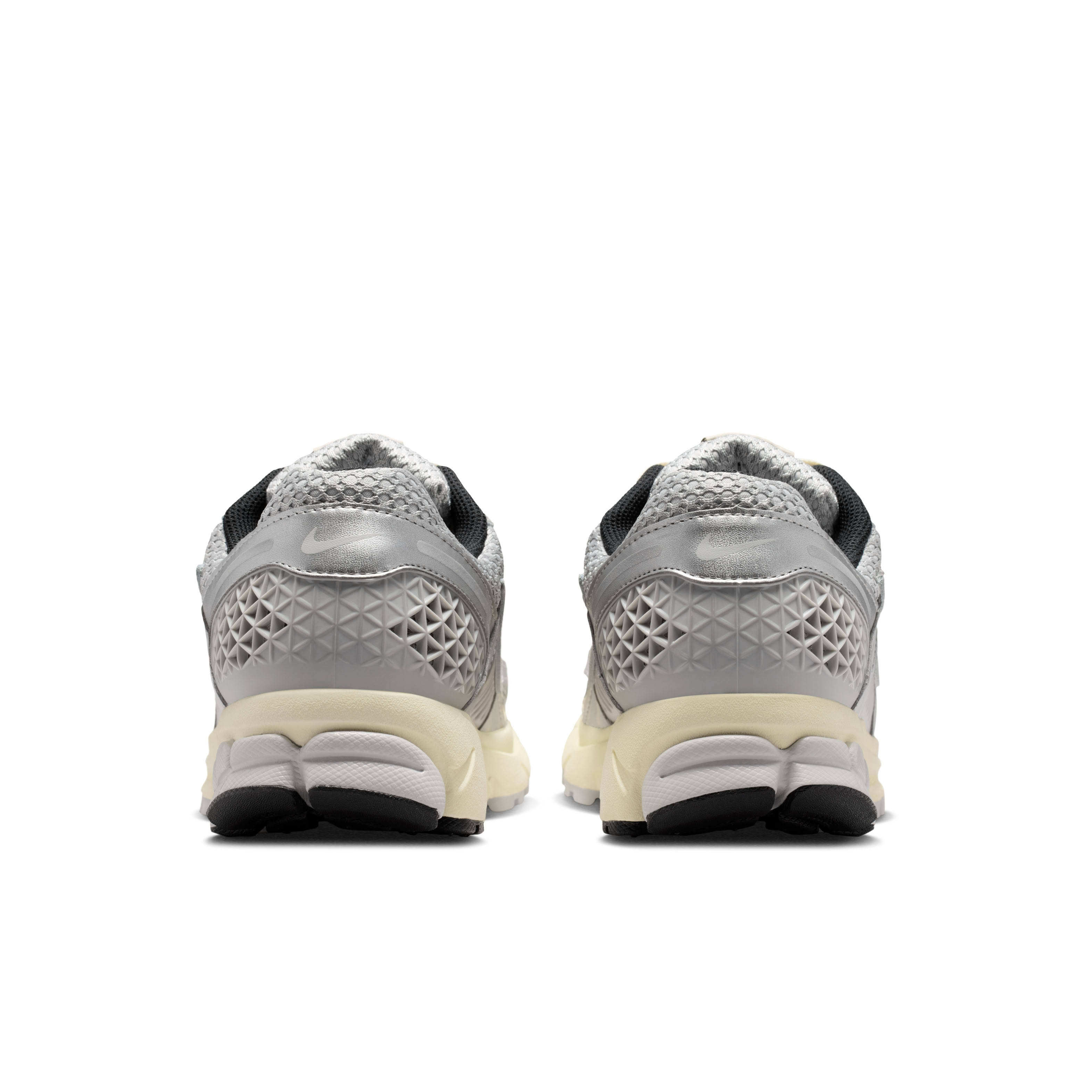Nike Zoom Vomero 5 Grey Fog Chrome Back