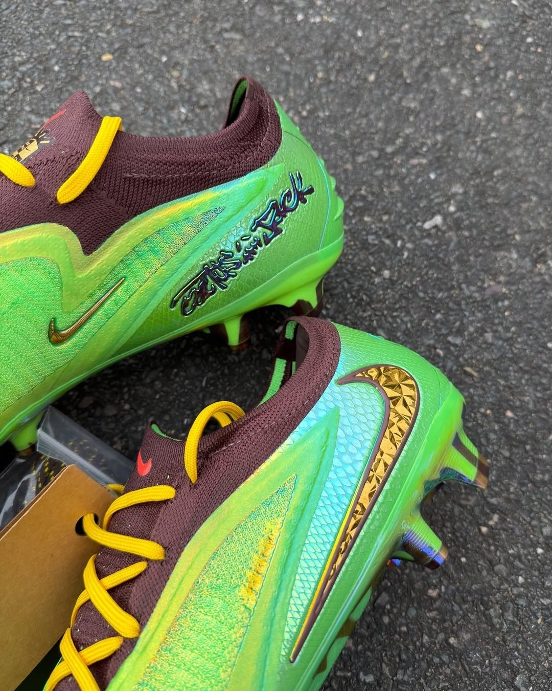 Travis Scott x Nike Phantom 6 Cactus Jack lateral view showing green Gripknit upper and brown Swoosh