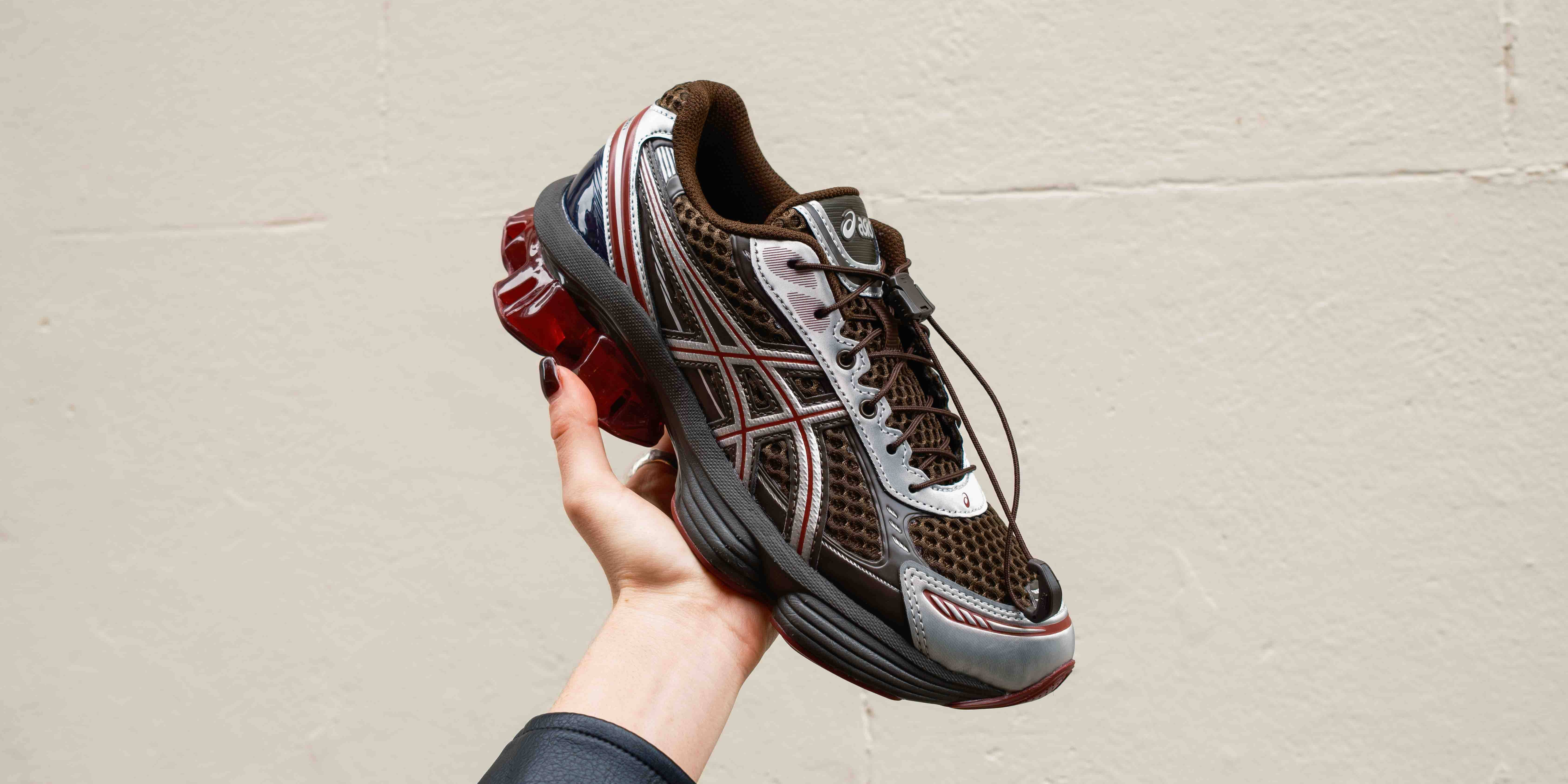 gel kinetic fluent oxblood in hand shot