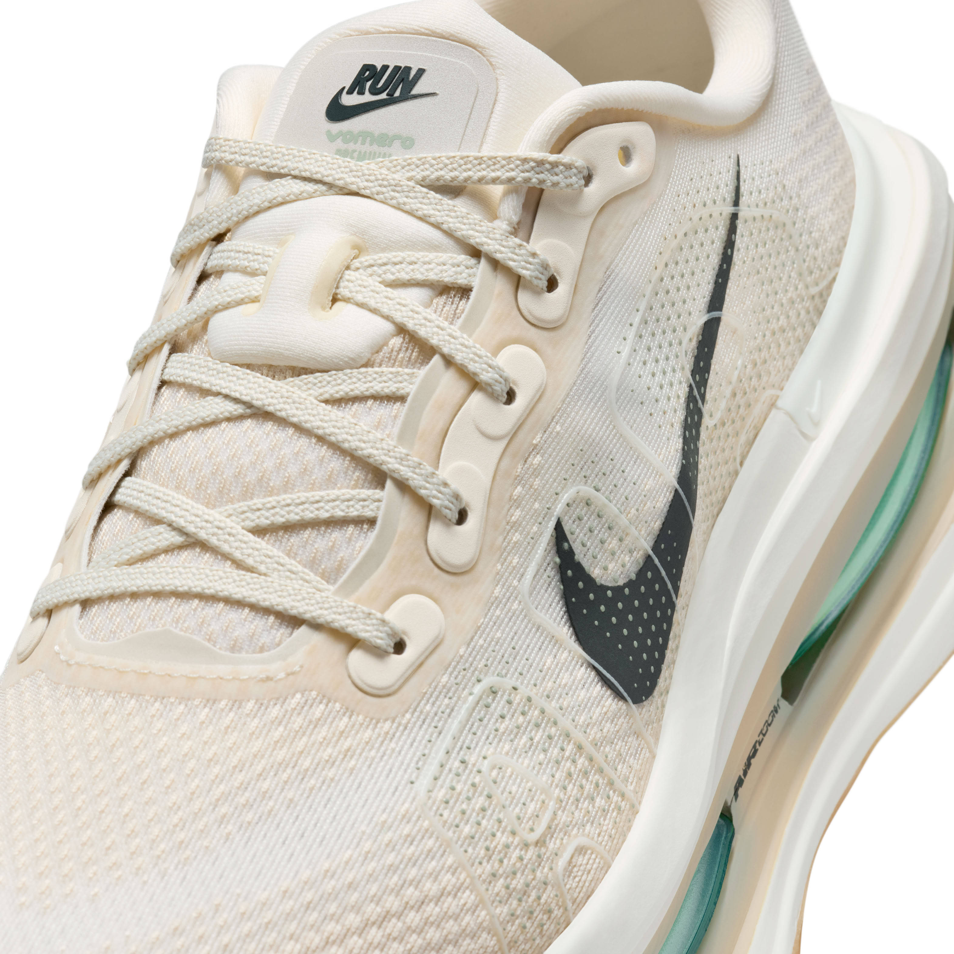 Nike Vomero Premium Pale Ivory Detail